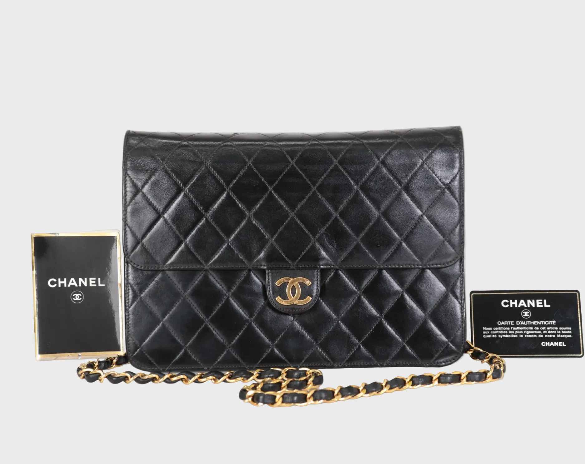 Chanel single flap vintage piel de cordero negra cierre lock