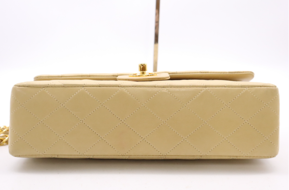 CHANEL Timeless 25 Double Flap Beige Lambskin – Serie 2 (1991-1994)