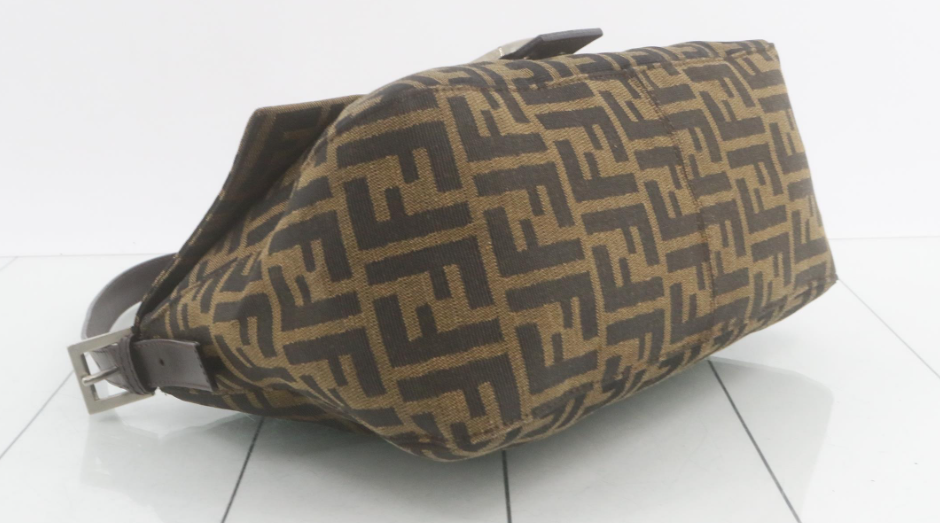 Fendi Mamma Baguette Zucca Canvas Marrón – Iconic FF