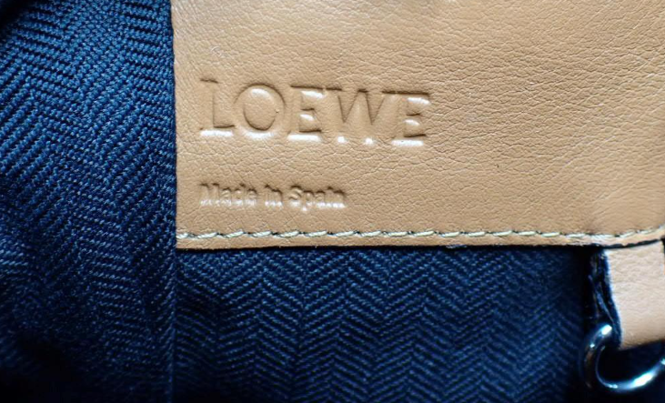 Loewe Hammock Mediano Piel Camel Con Pouch y Bandolera