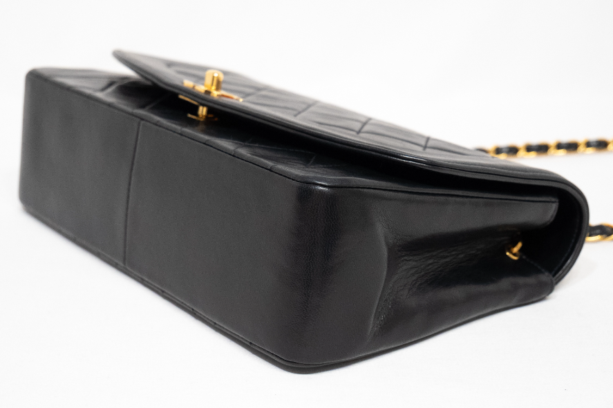 Chanel Timeless 25 diana negro en piel de cordero serie 2