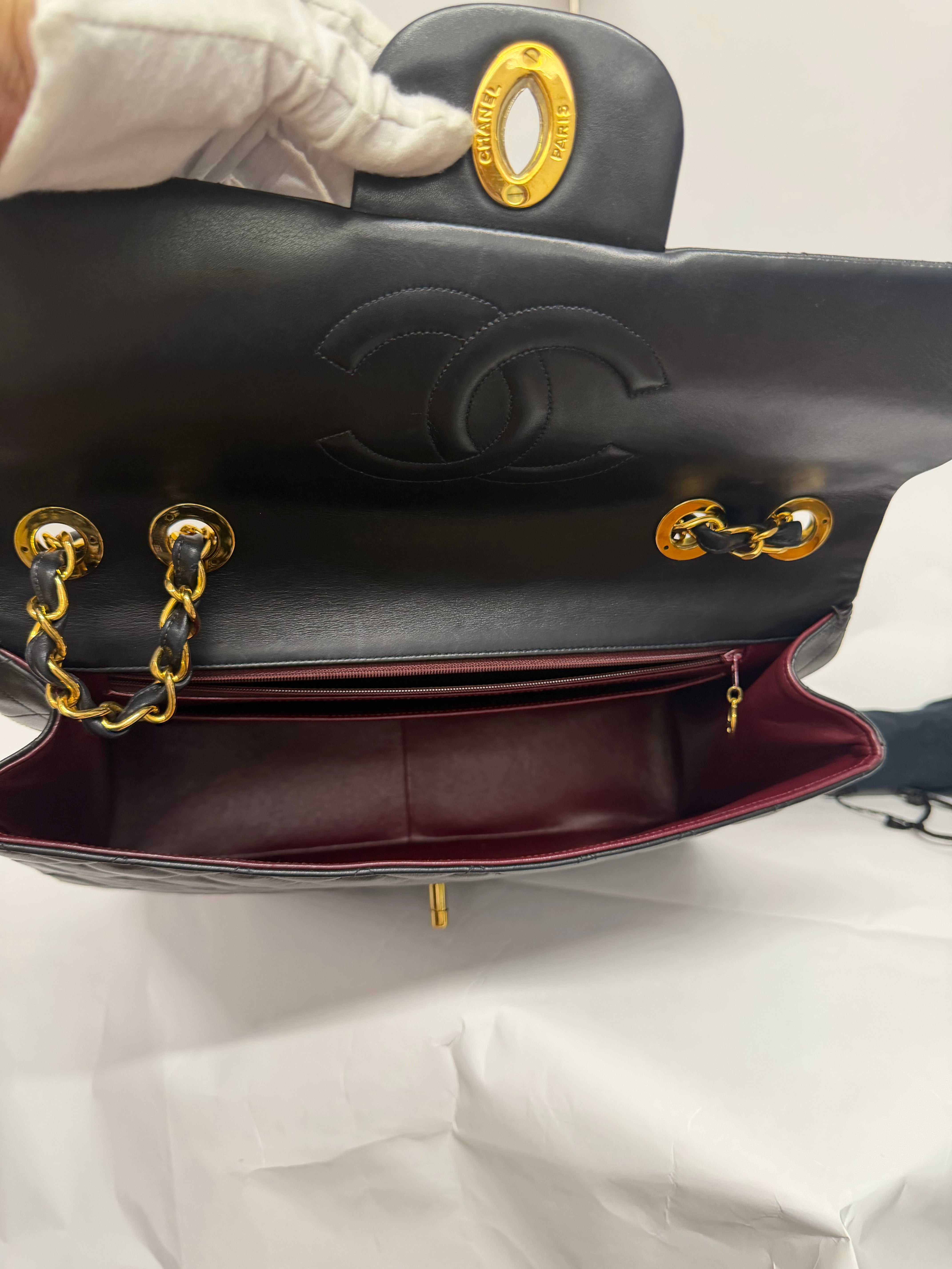 Chanel Maxi Jumbo Single Flap Lambskin Negro GHW
