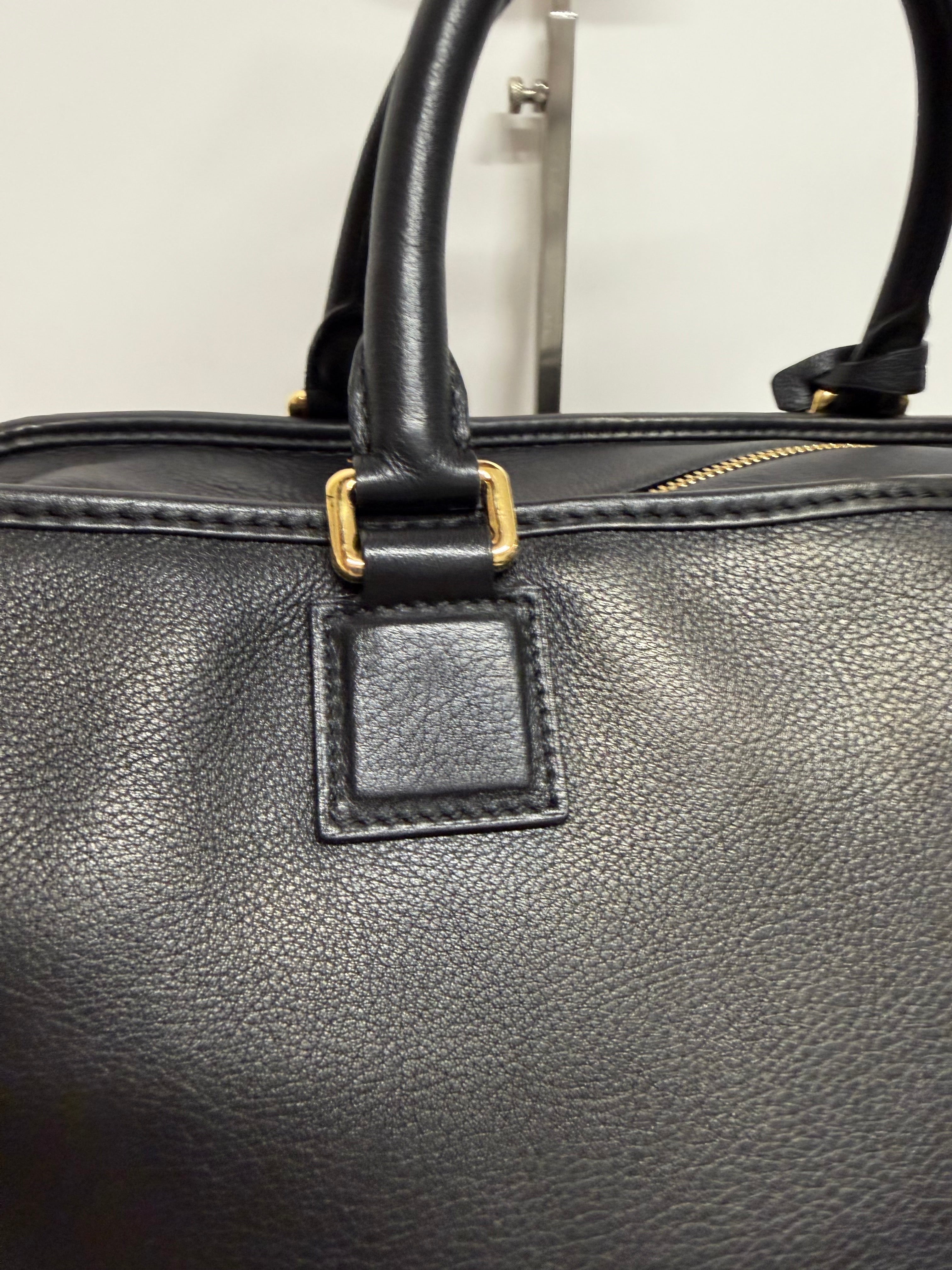 Loewe Amazona 36 | Piel Negra Herrajes dorados