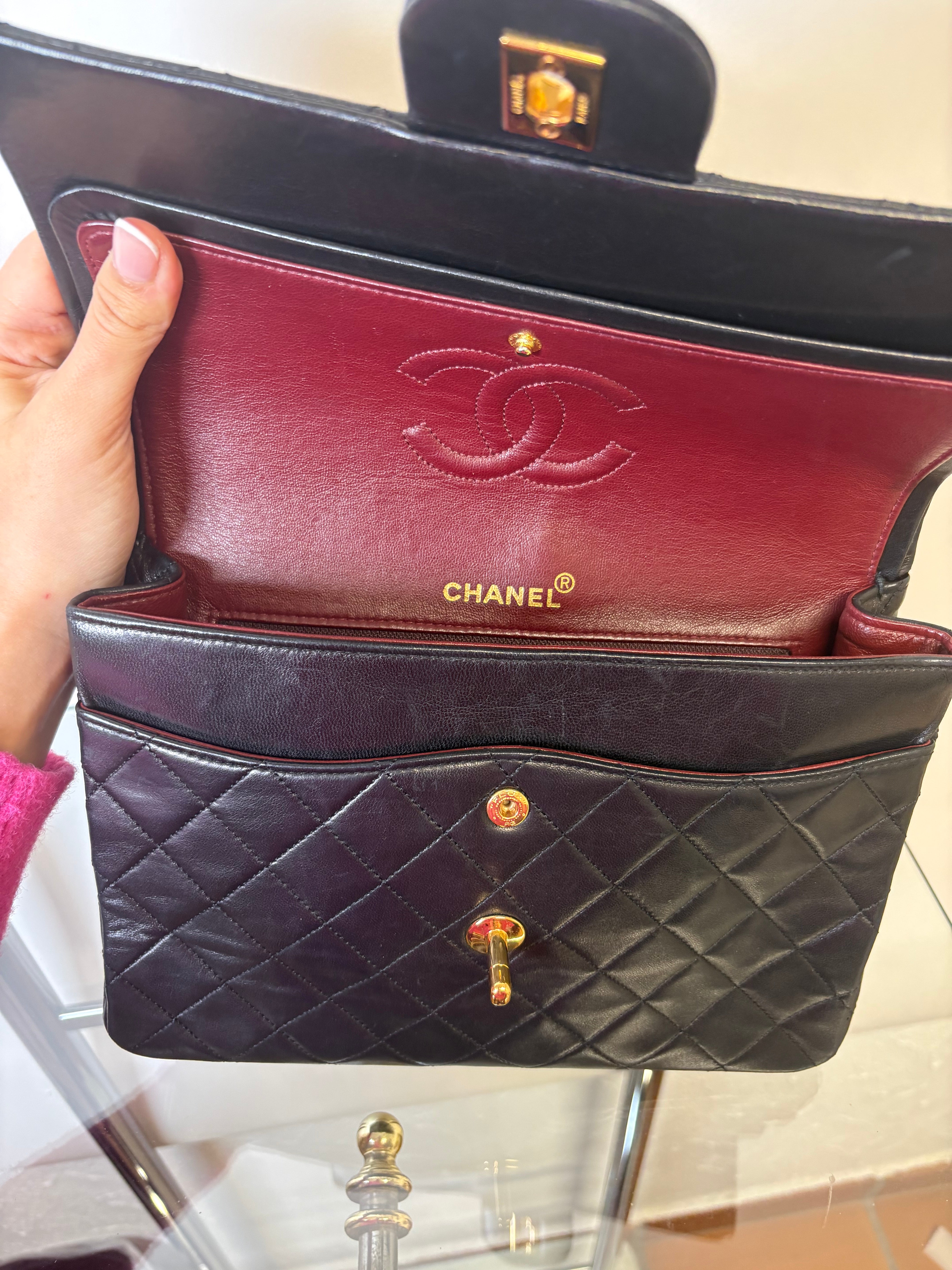 Chanel timeless 25 double flap matelassé negro – serie 1