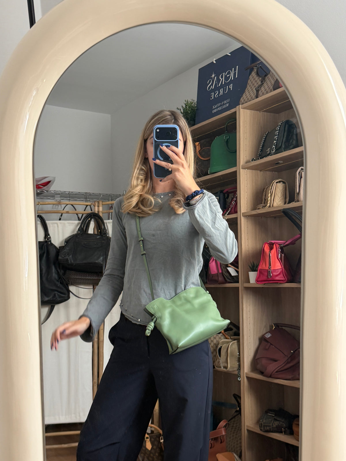 Loewe Flamenco Knot Clutch Mini Piel Nappa Verde Claro