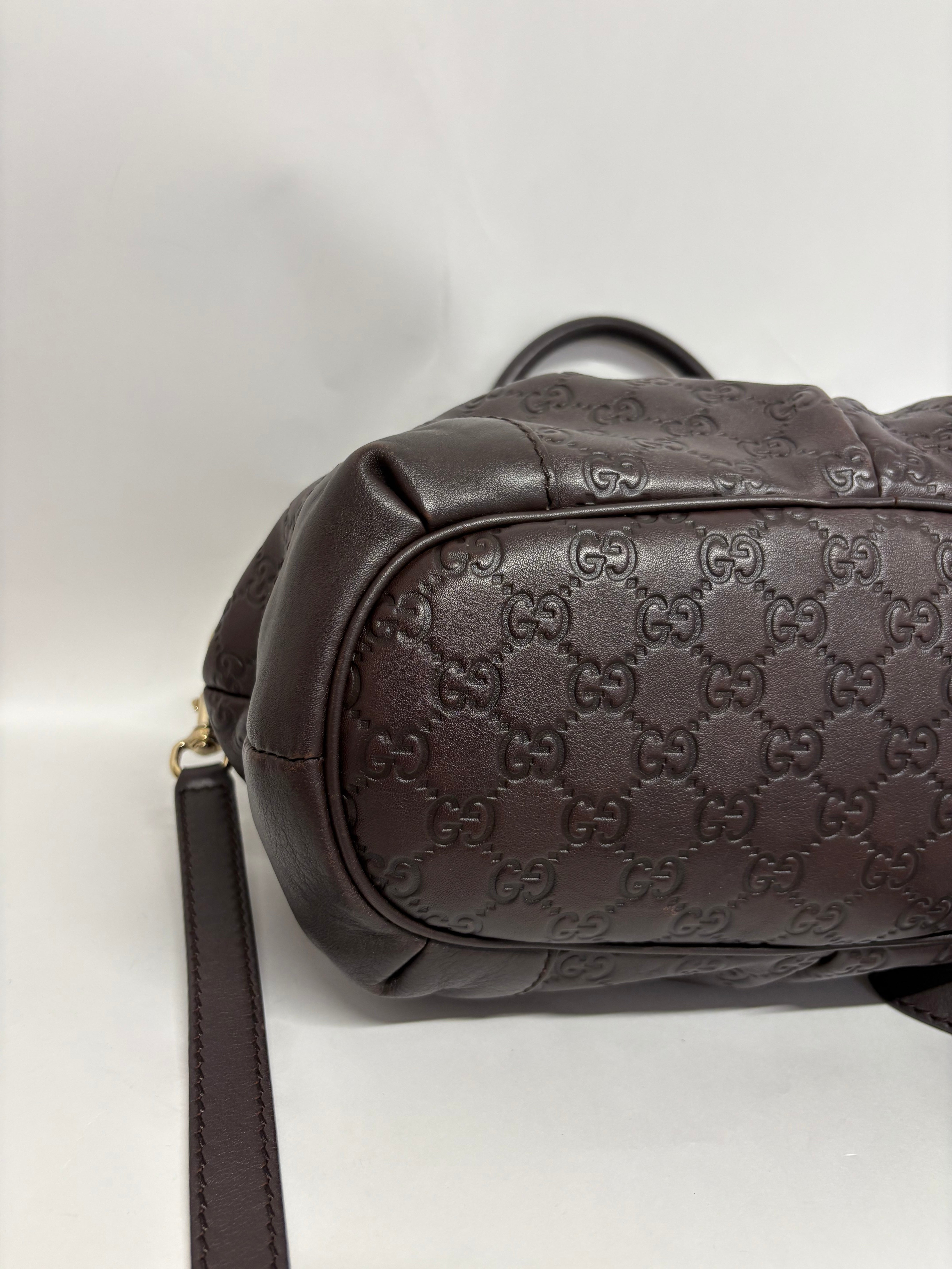 Gucci GG Guccissima suckey – Piel marrón chocolate Y bandolera