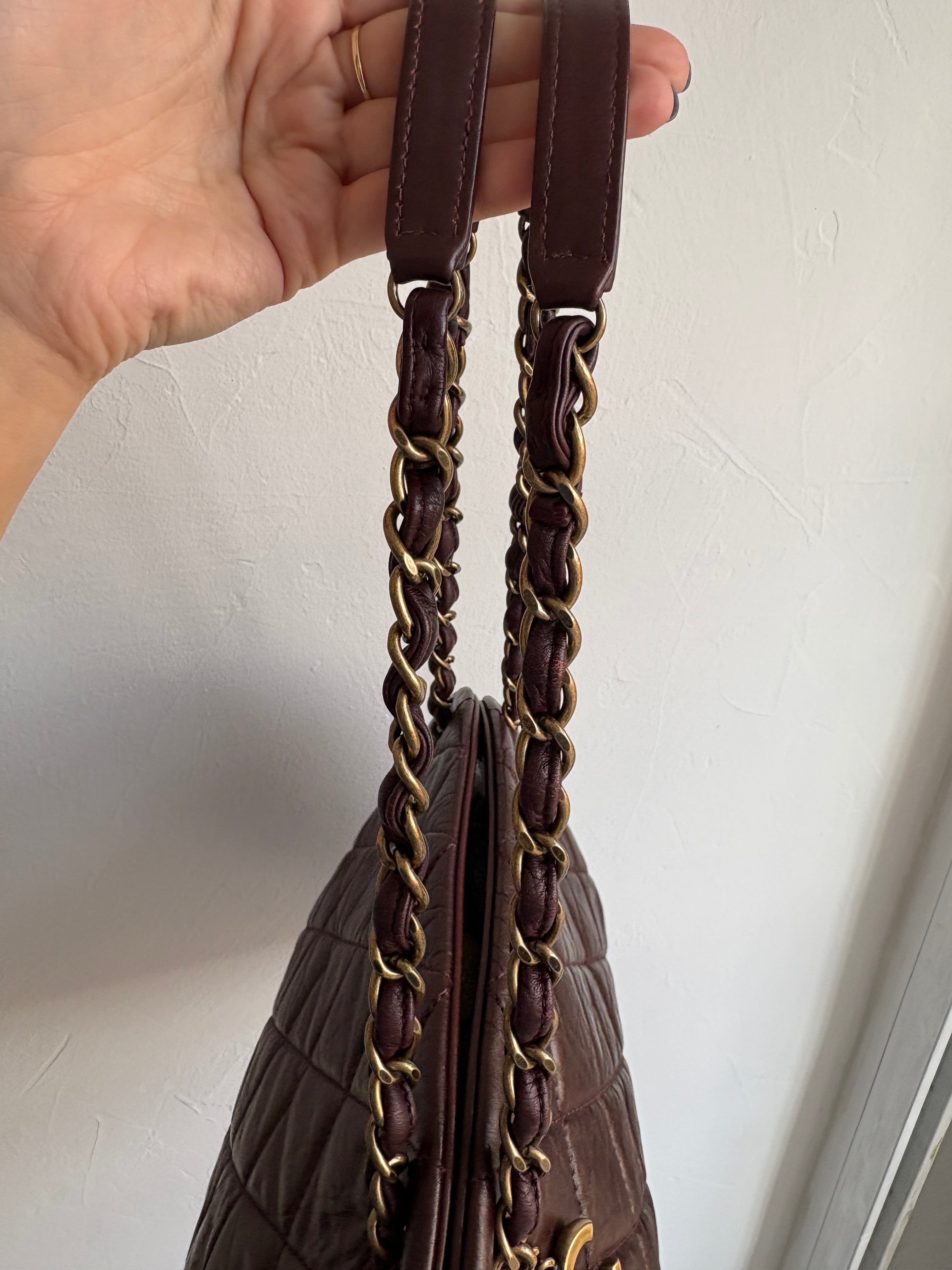 Chanel leather coco mark charm chain shoulder bag burdeos oscuro vintage