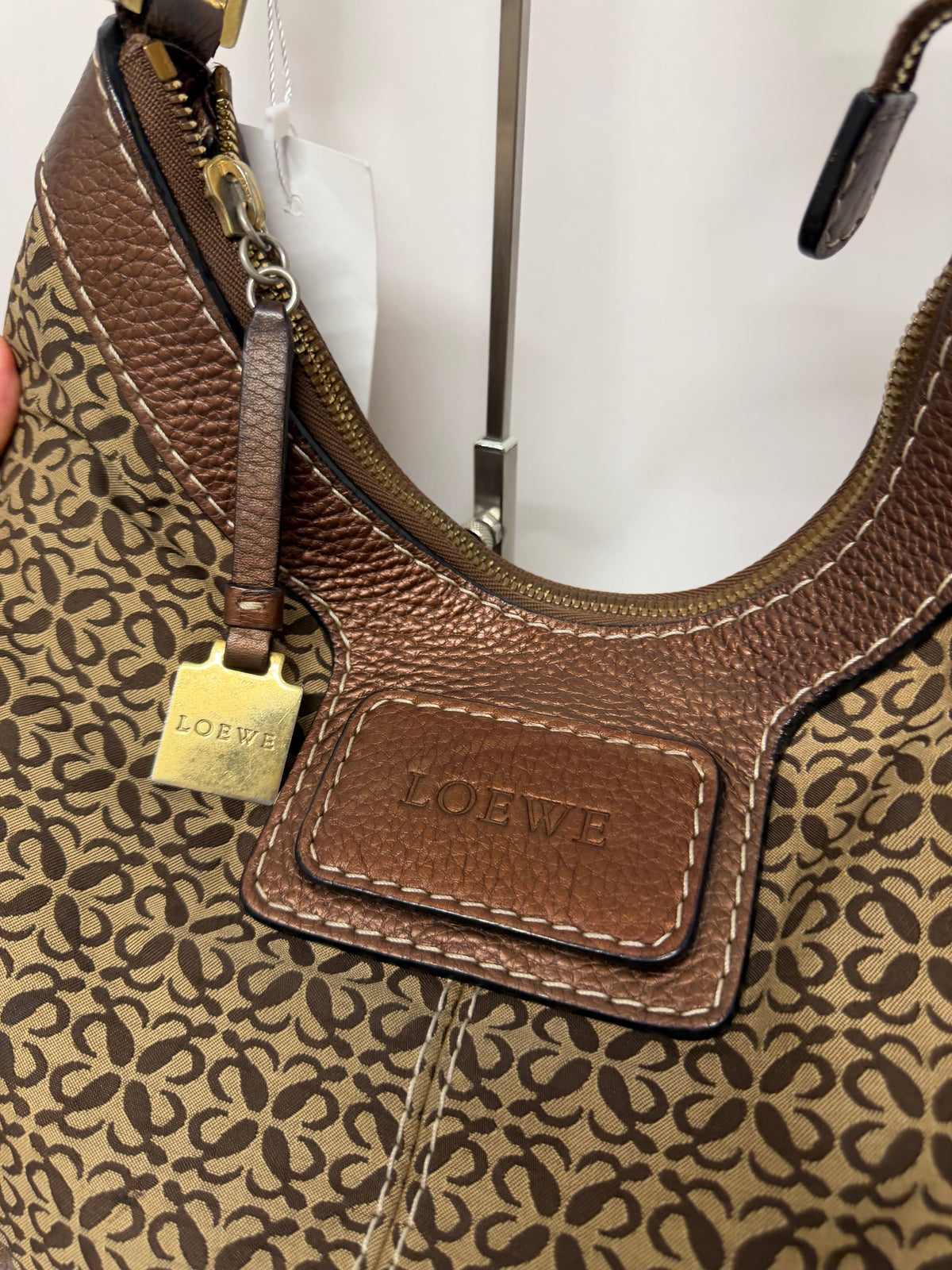 Loewe Anagram safari New Road Hobo Lona Beige