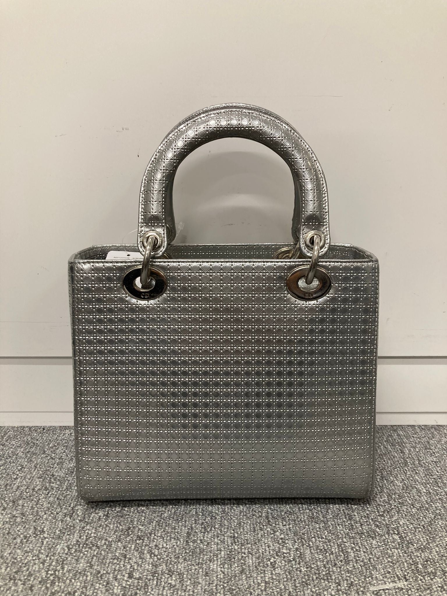 Christian Dior Lady Dior Cannage – Piel plateada