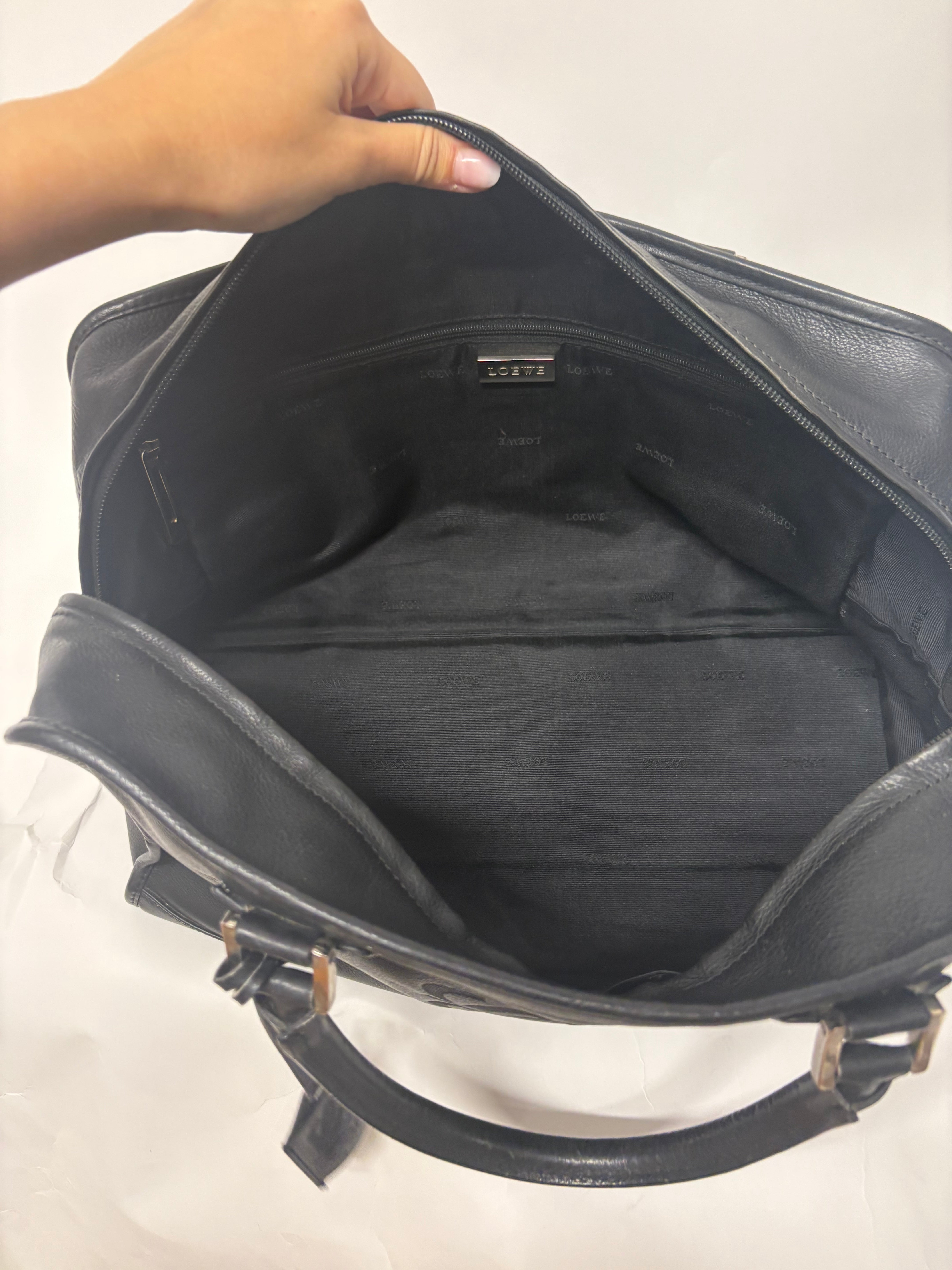 Loewe Amazona 36 Piel Negra Herrajes Plata