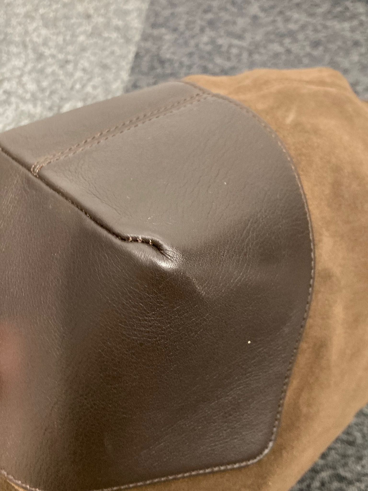 Loewe Bolso al Hombro en Ante Marrón Chocolate y Piel Lisa