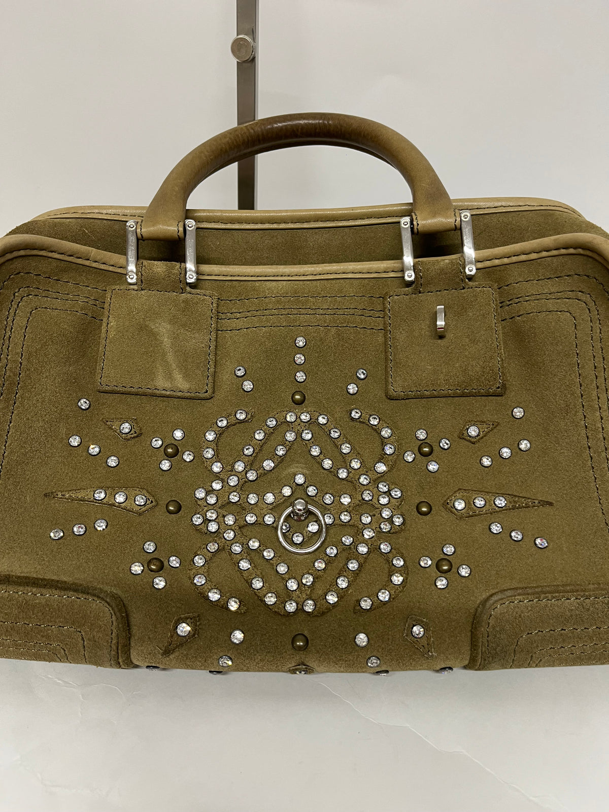 Loewe Amazona 28 Ante Caqui con Cristales de Swarovski · Herrajes Plata