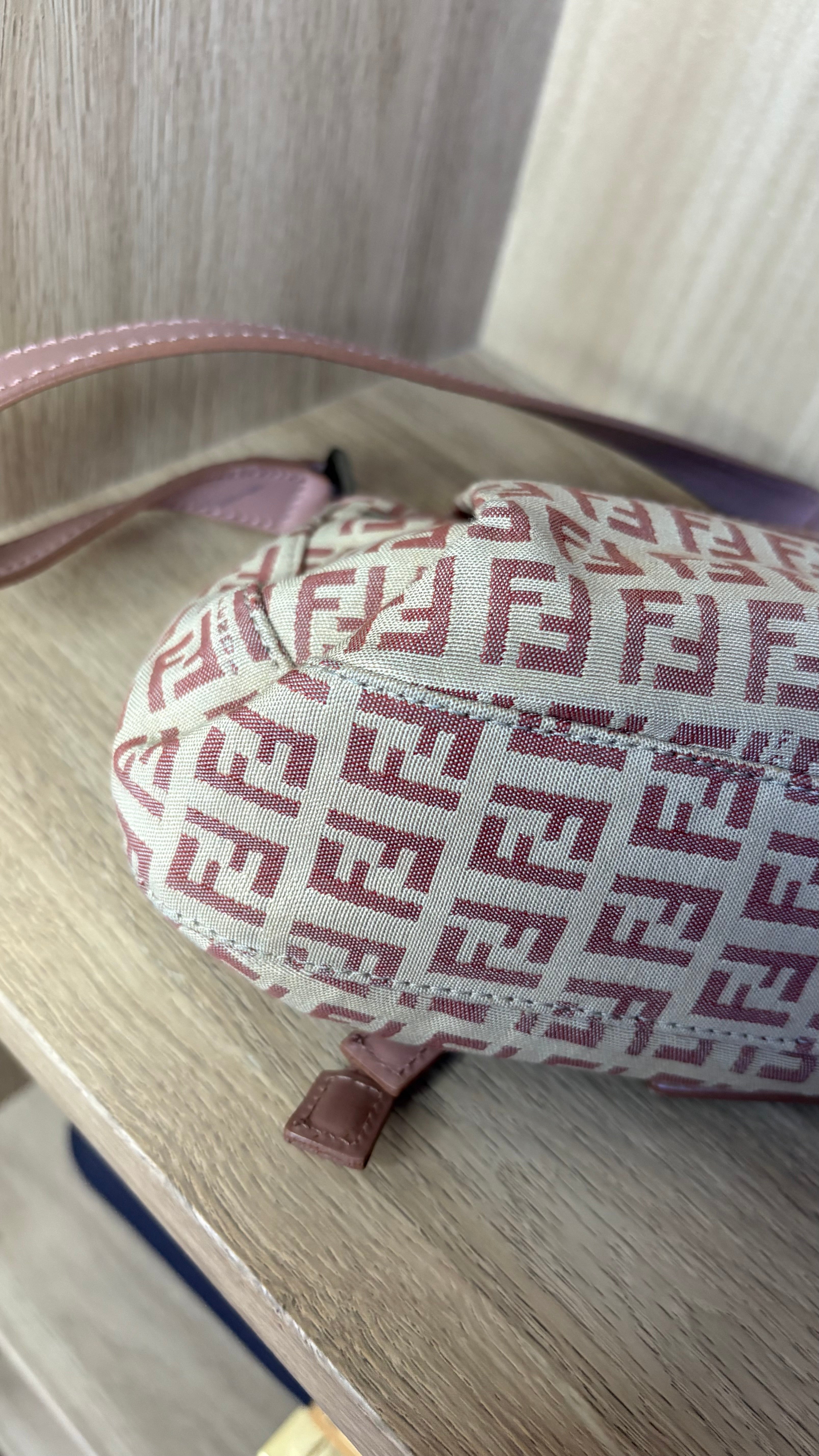 FENDI baguette rosa