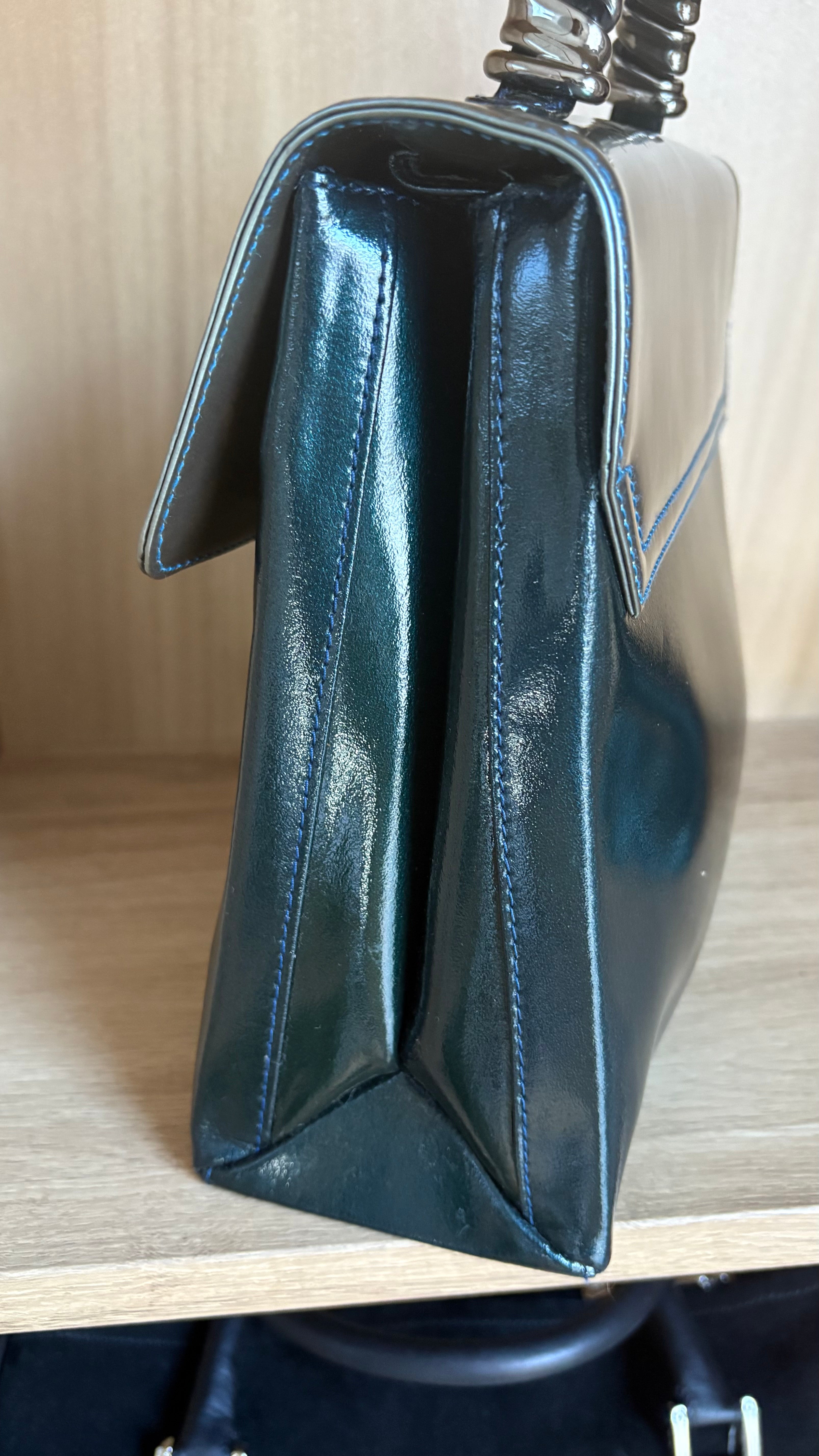 Bolso Loewe Velazquez Twist azul
oscuro/plateado