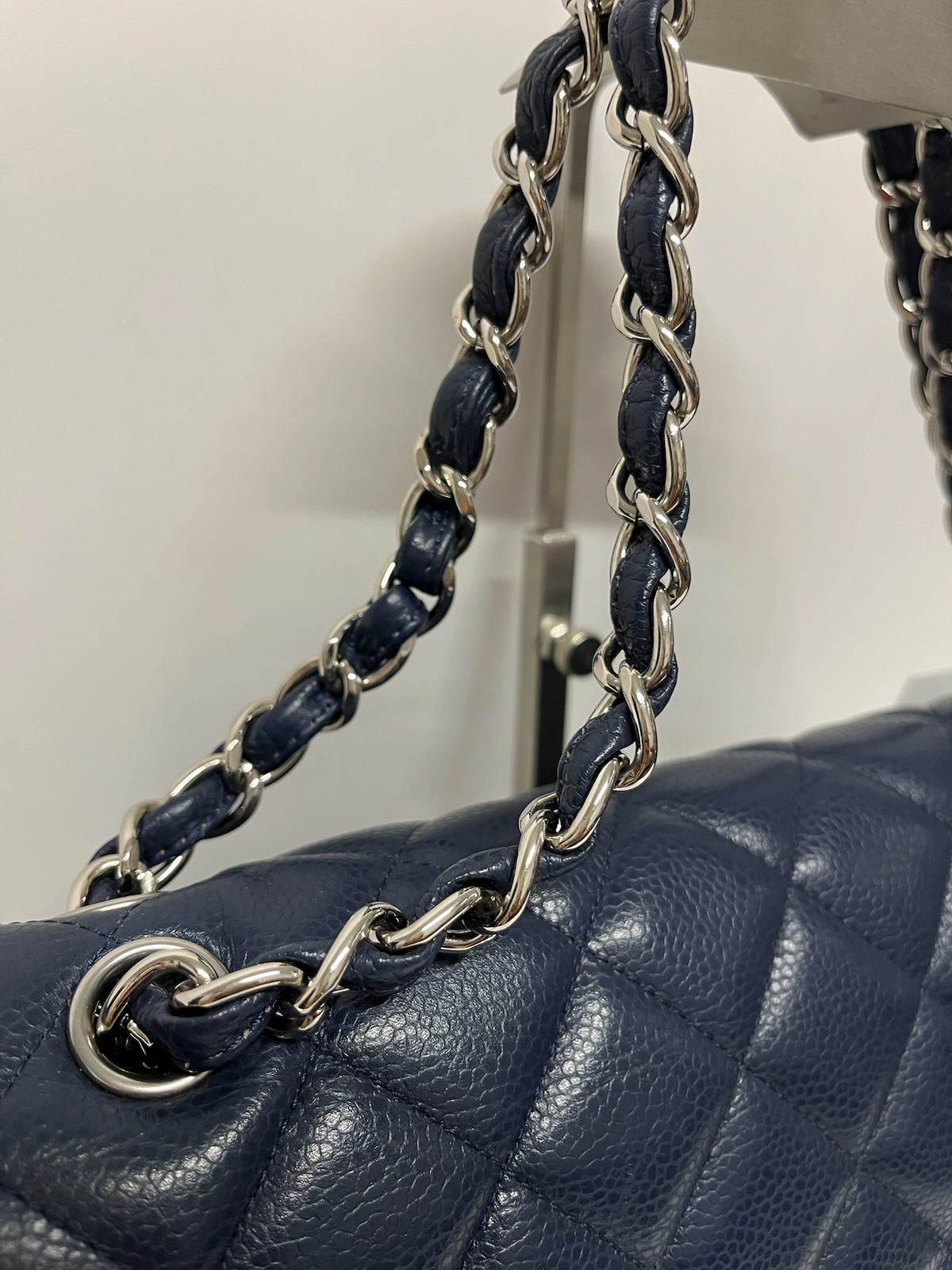 Chanel Classic Double Flap Jumbo Caviar Azul - serie 15