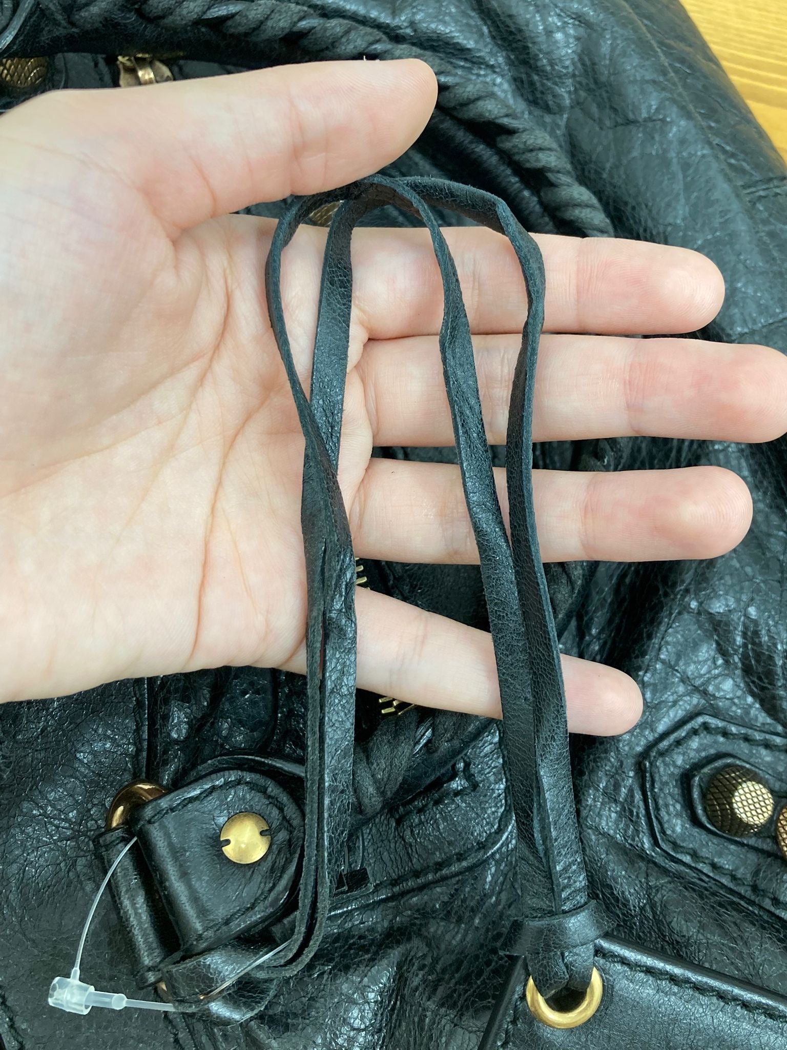 Balenciaga City First Classic Black – Cuero Aged