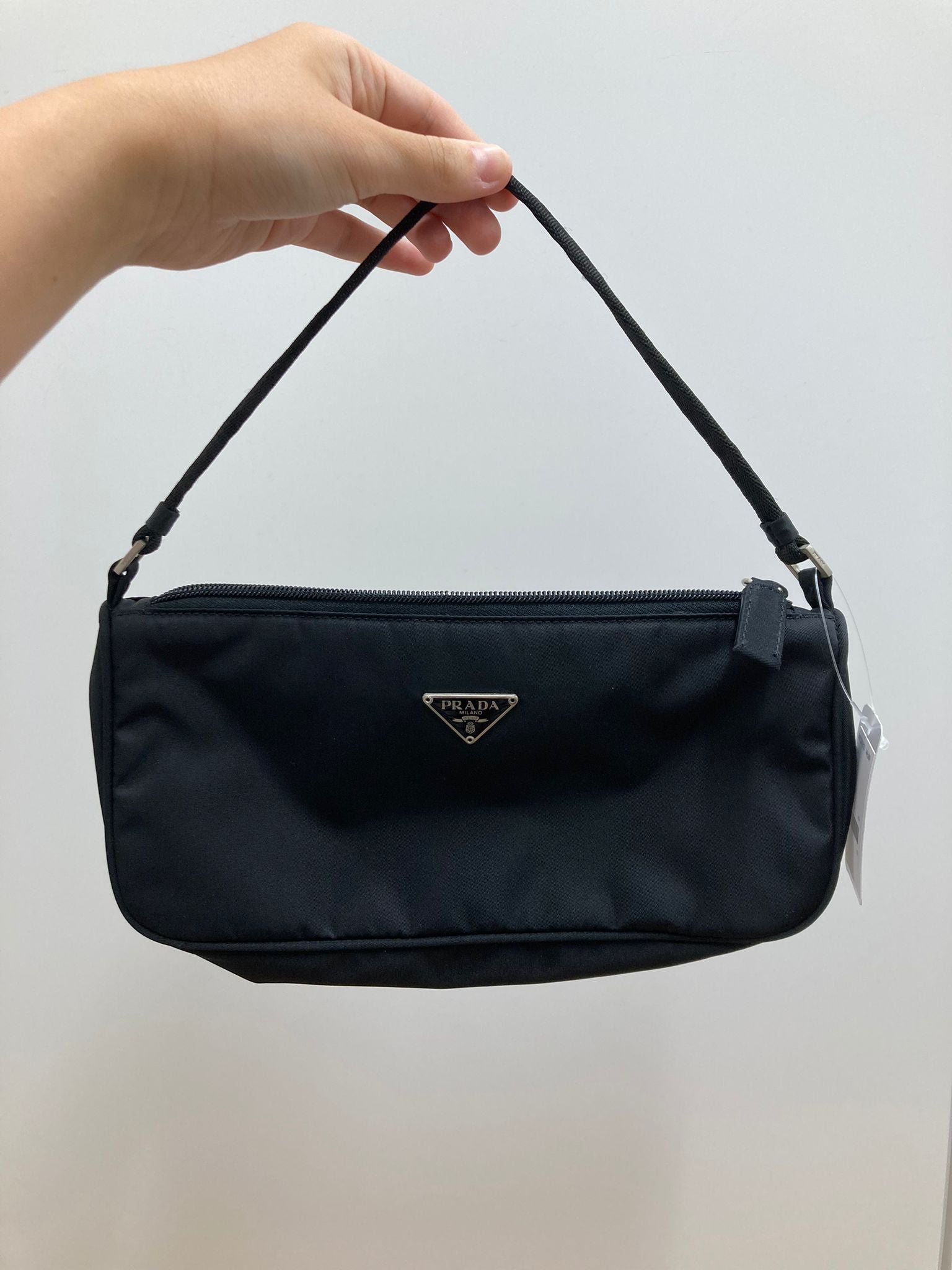 Prada hobo nylon negra