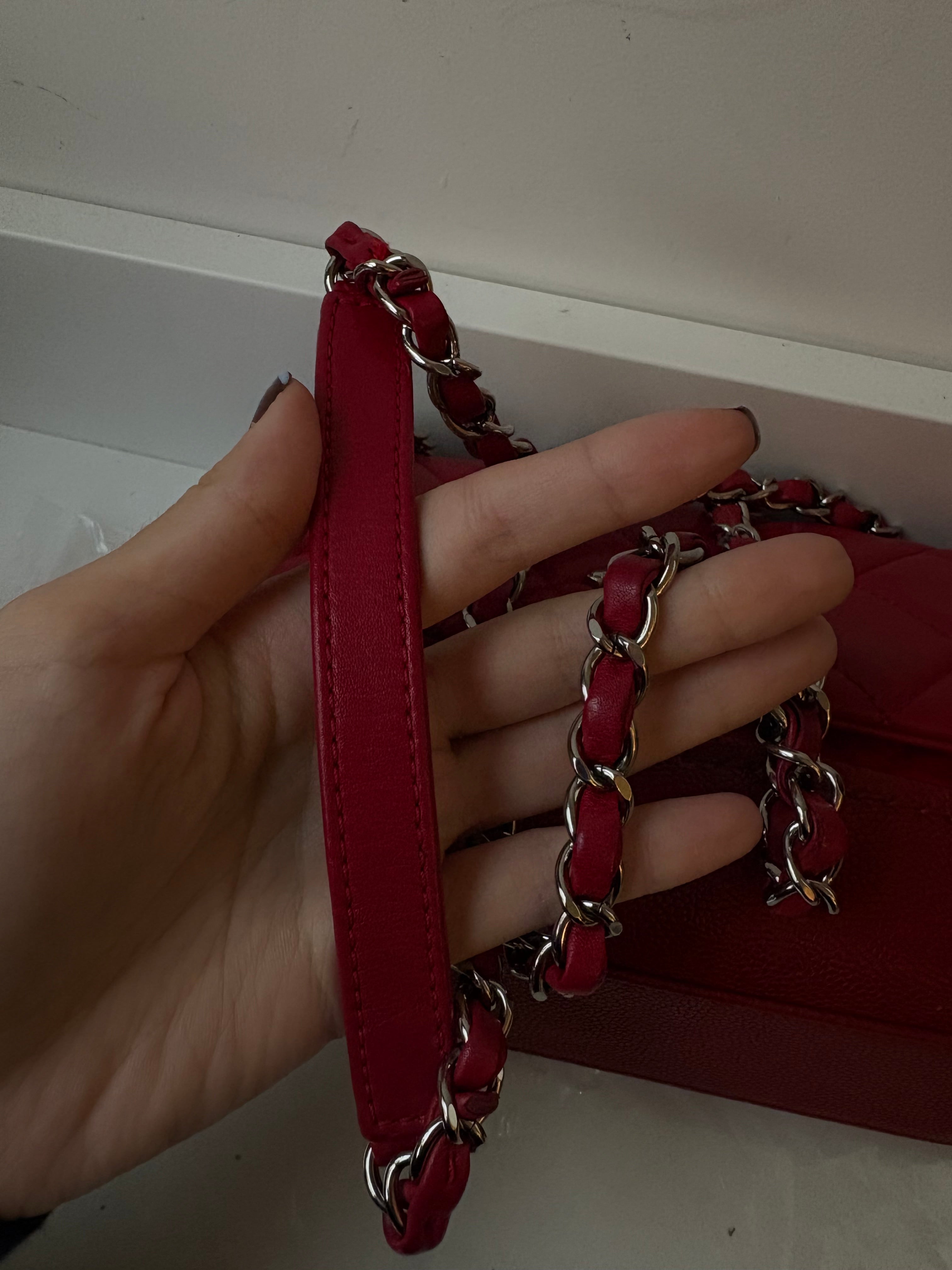 Chanel Mini Flap Medallion Charm rojo -  Métiers d’Art Paris–Rome 2015