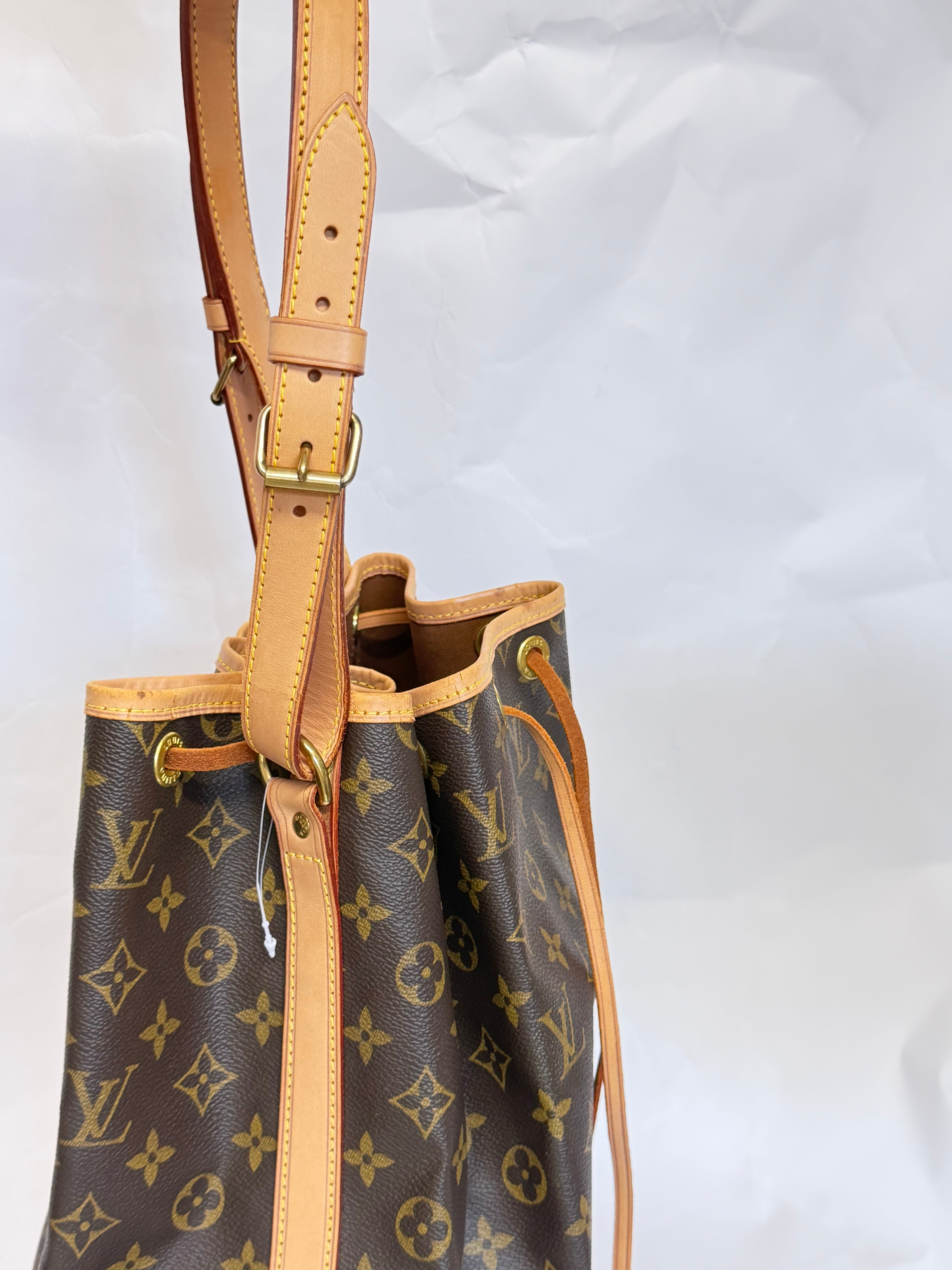 Louis Vuitton Noé clásico grande Monogram