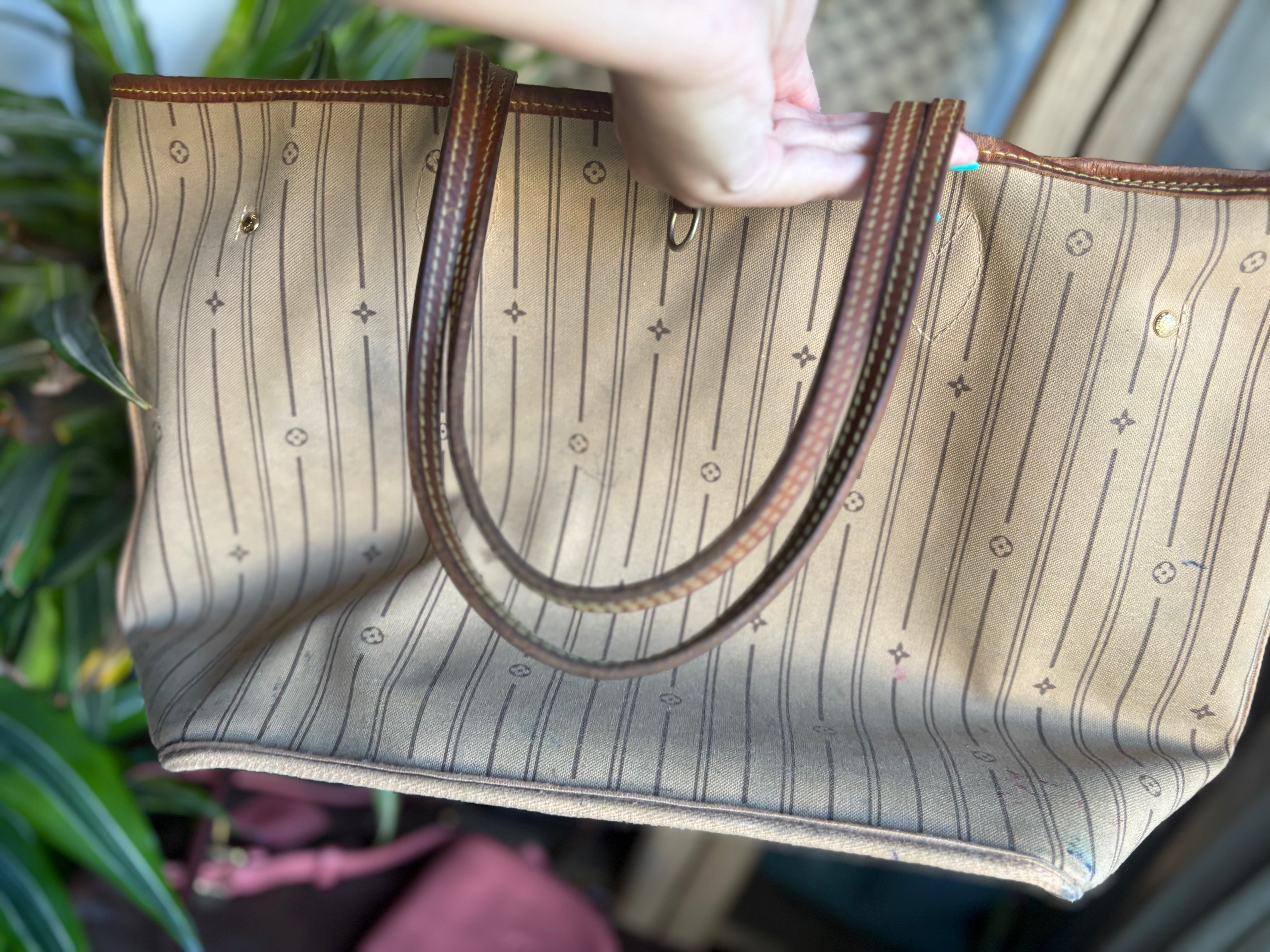 Louis Vuitton Neverfull MM Canvas Monogram