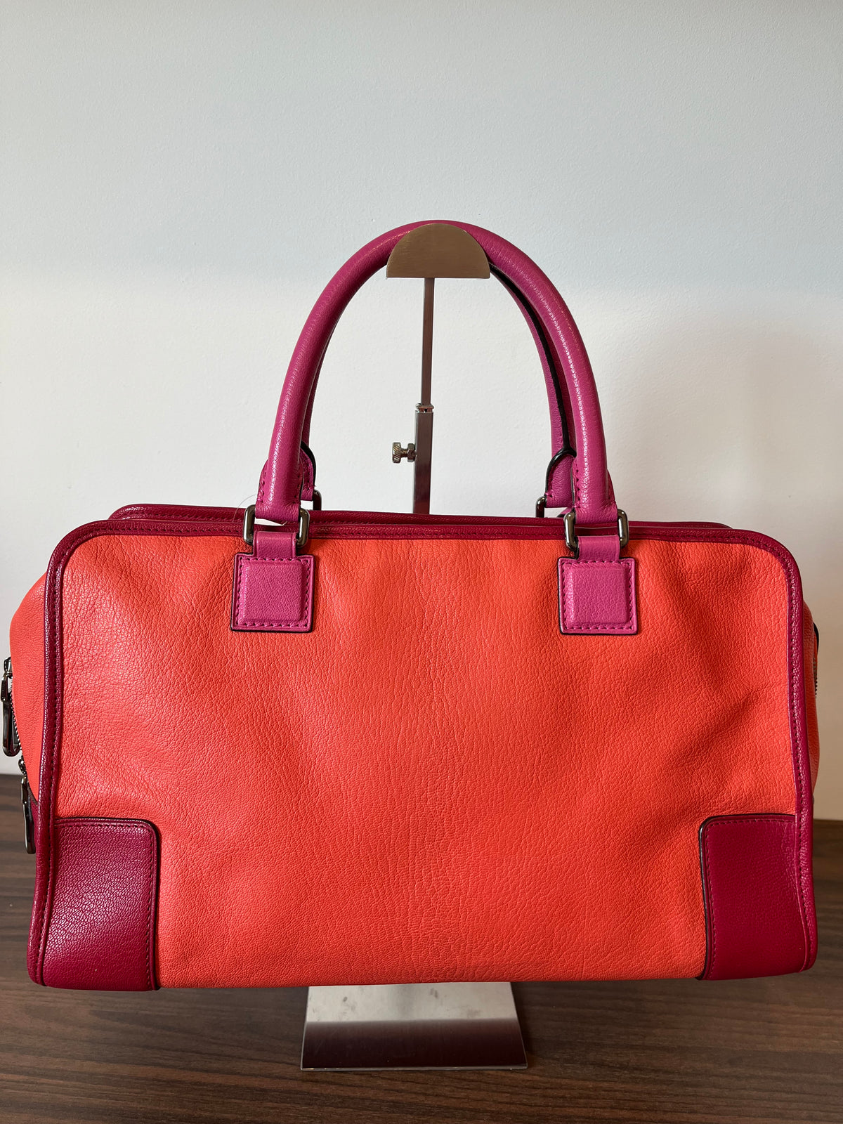 Loewe Amazona 36 Piel de Cabra Tricolor Coral, Rosa y Rojo