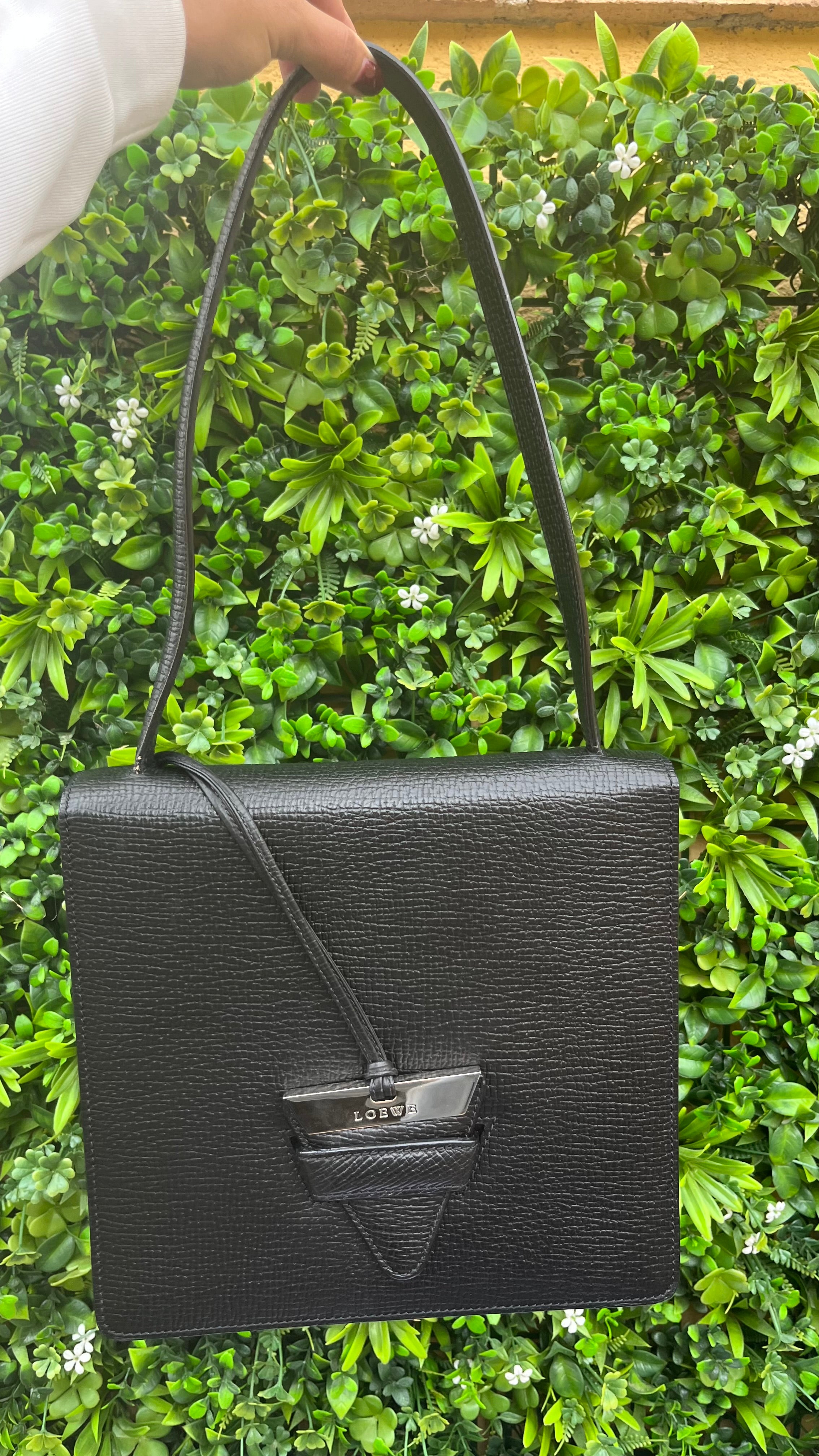 Loewe Barcelona negro y plata