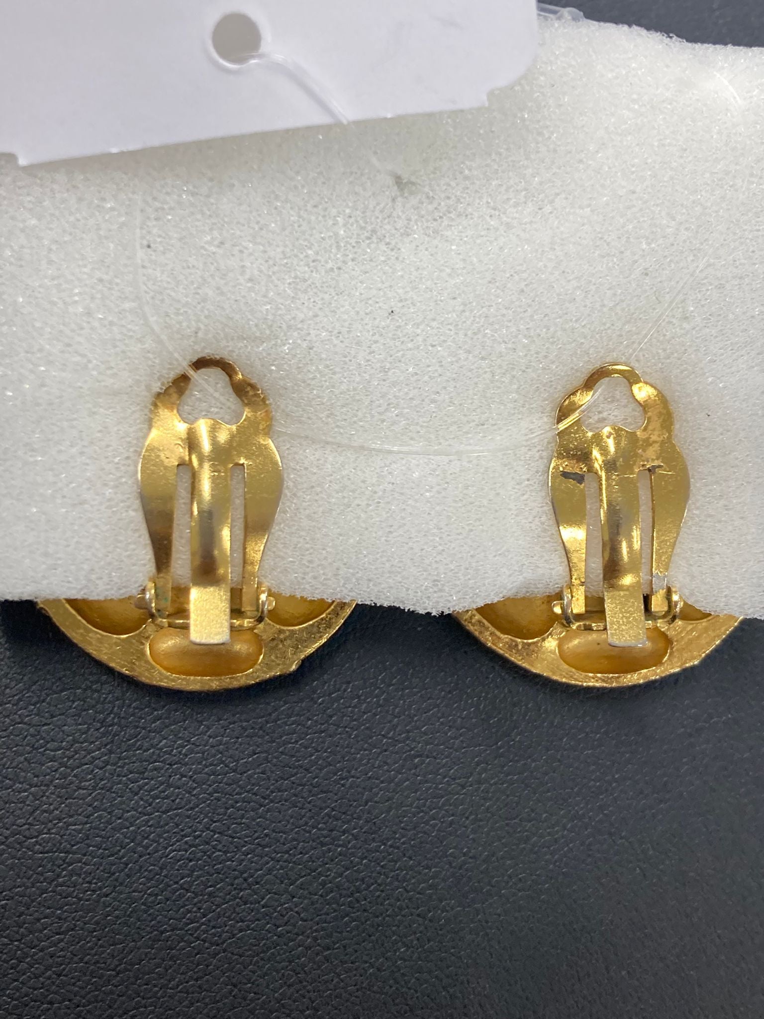 Pendientes Chanel Vintage Coco Mark redondos dorados