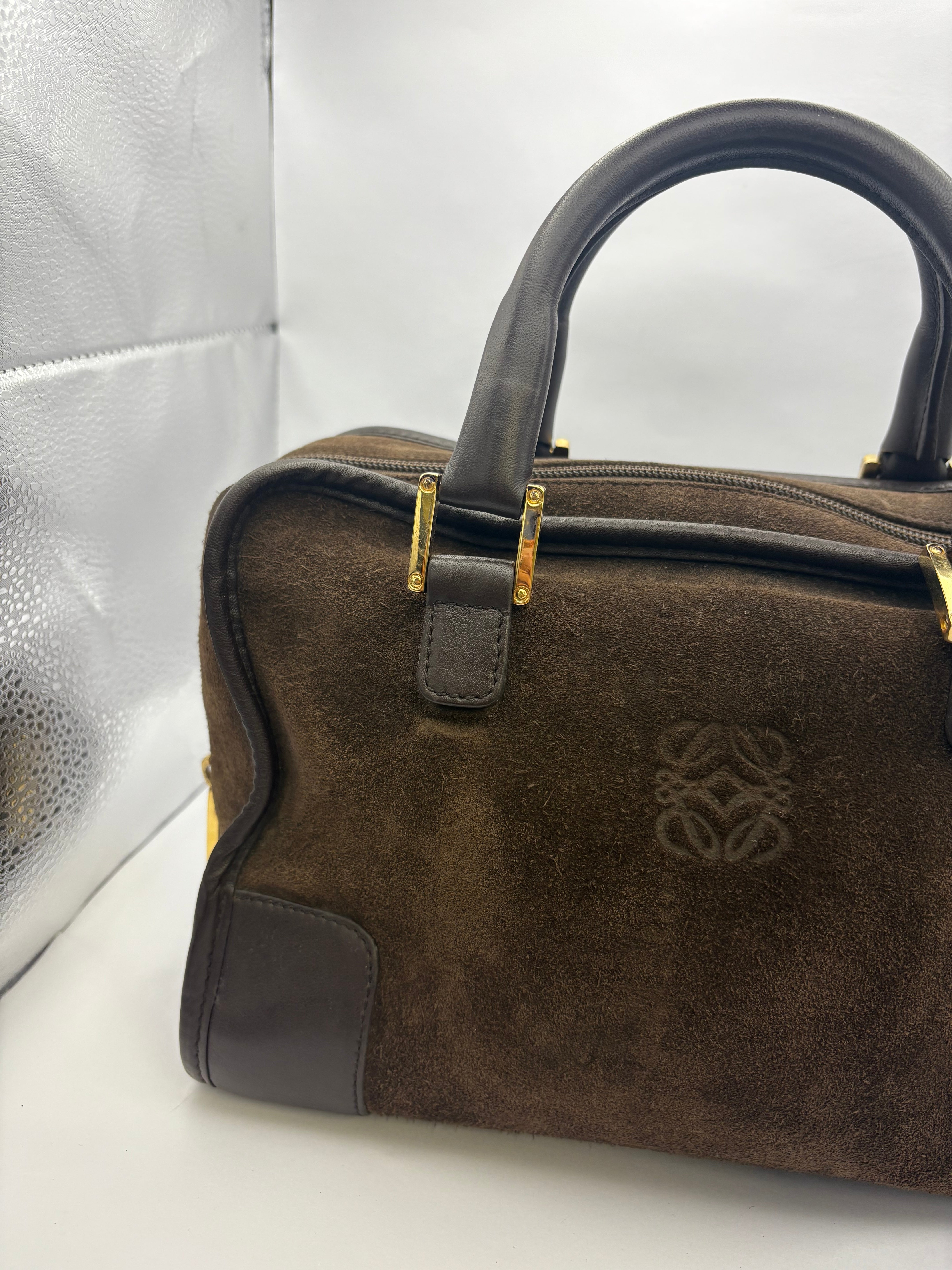 LOEWE Amazona 28 – Ante Marrón & Piel Chocolate