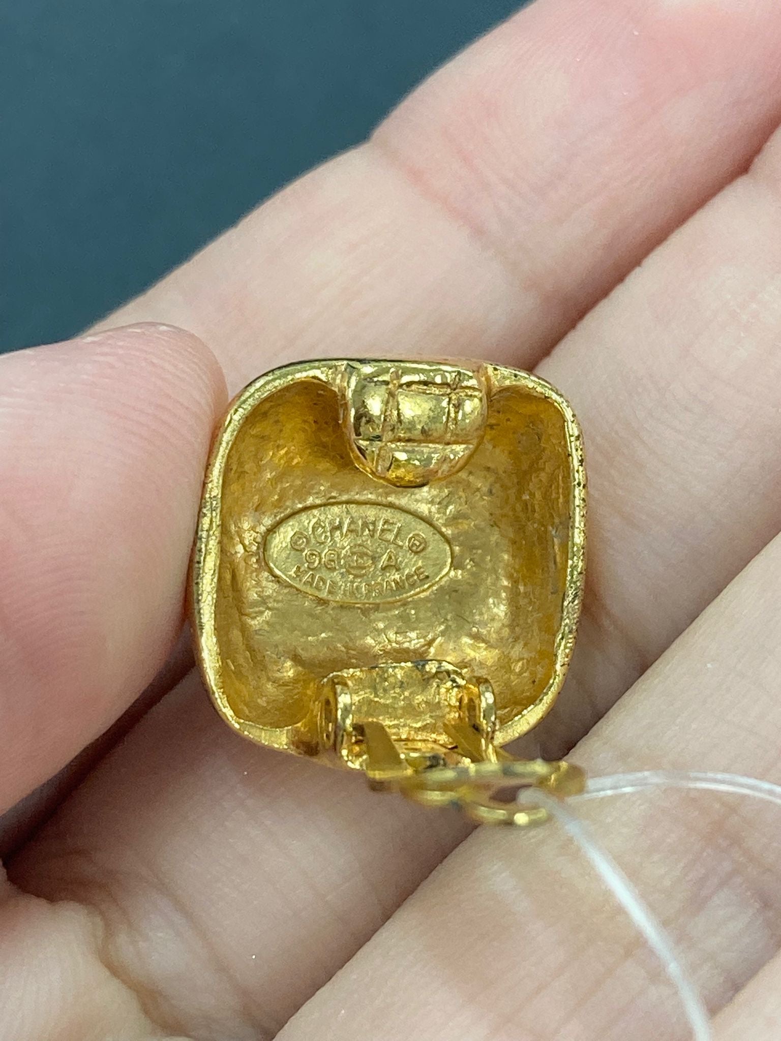 Pendientes Chanel Vintage Coco Mark bicolor colección 98A