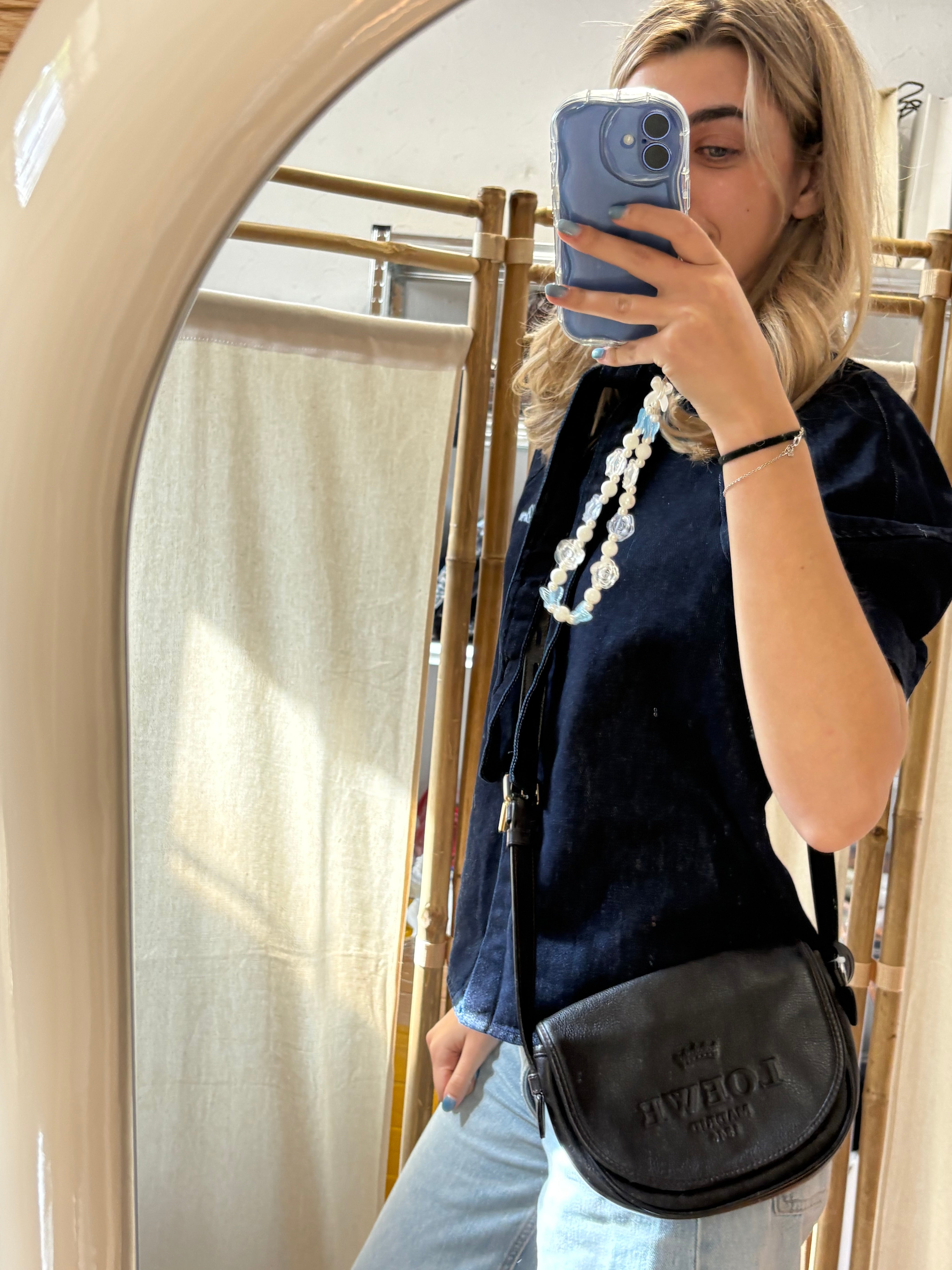 Loewe Heritage Pequeña Marrón – Vintage Crossbody Bag
