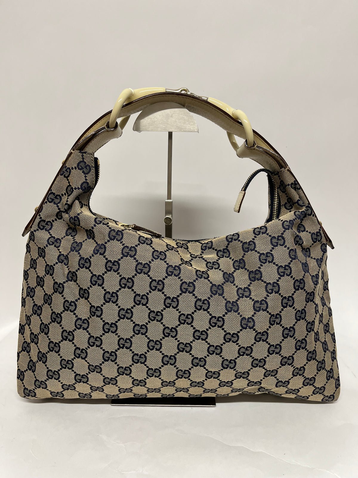 Gucci Horsebit Hobo Lona GG Azul Marino con Asa en Resina Marfil