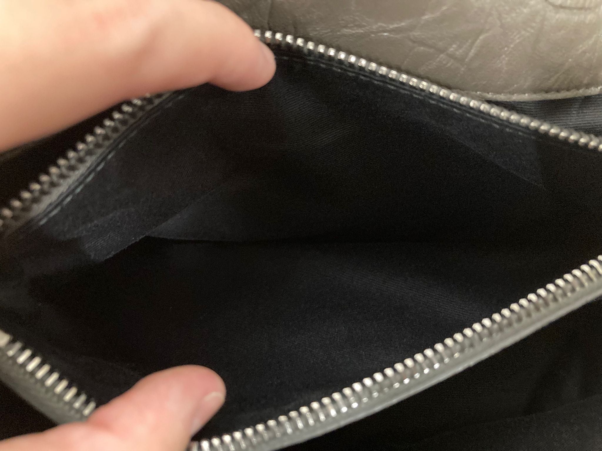 Saint Laurent West Hollywood en piel gris carbón