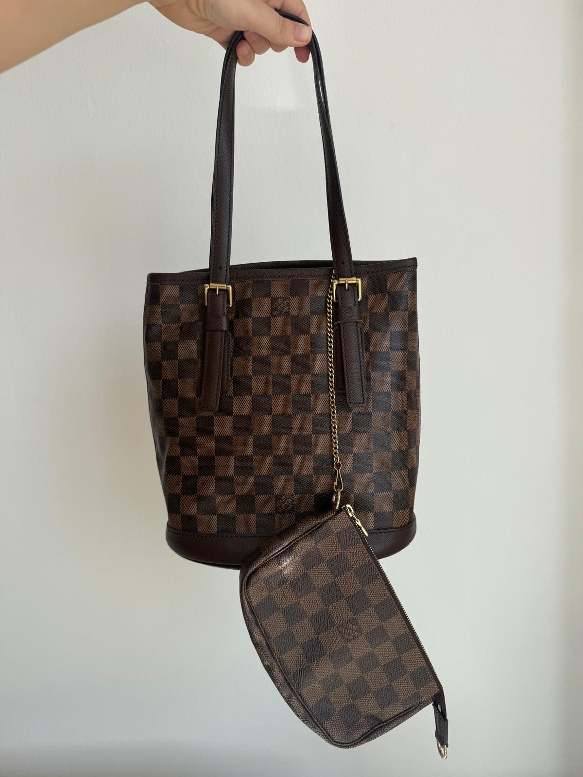 Louis Vuitton Marais Bucket con Pochette en Ébène