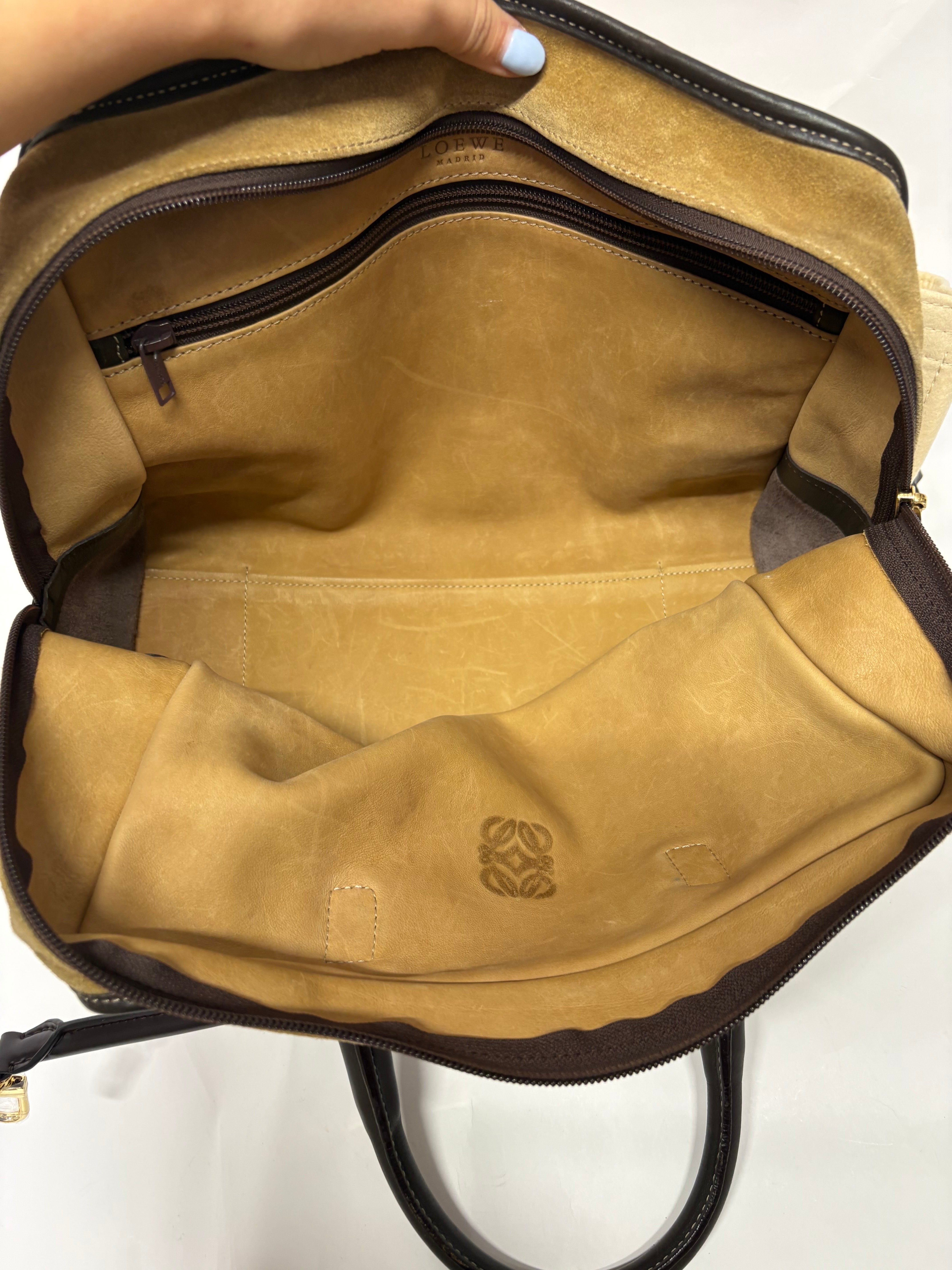 Loewe Amazona ante oro 32 marrón con bandolera extra