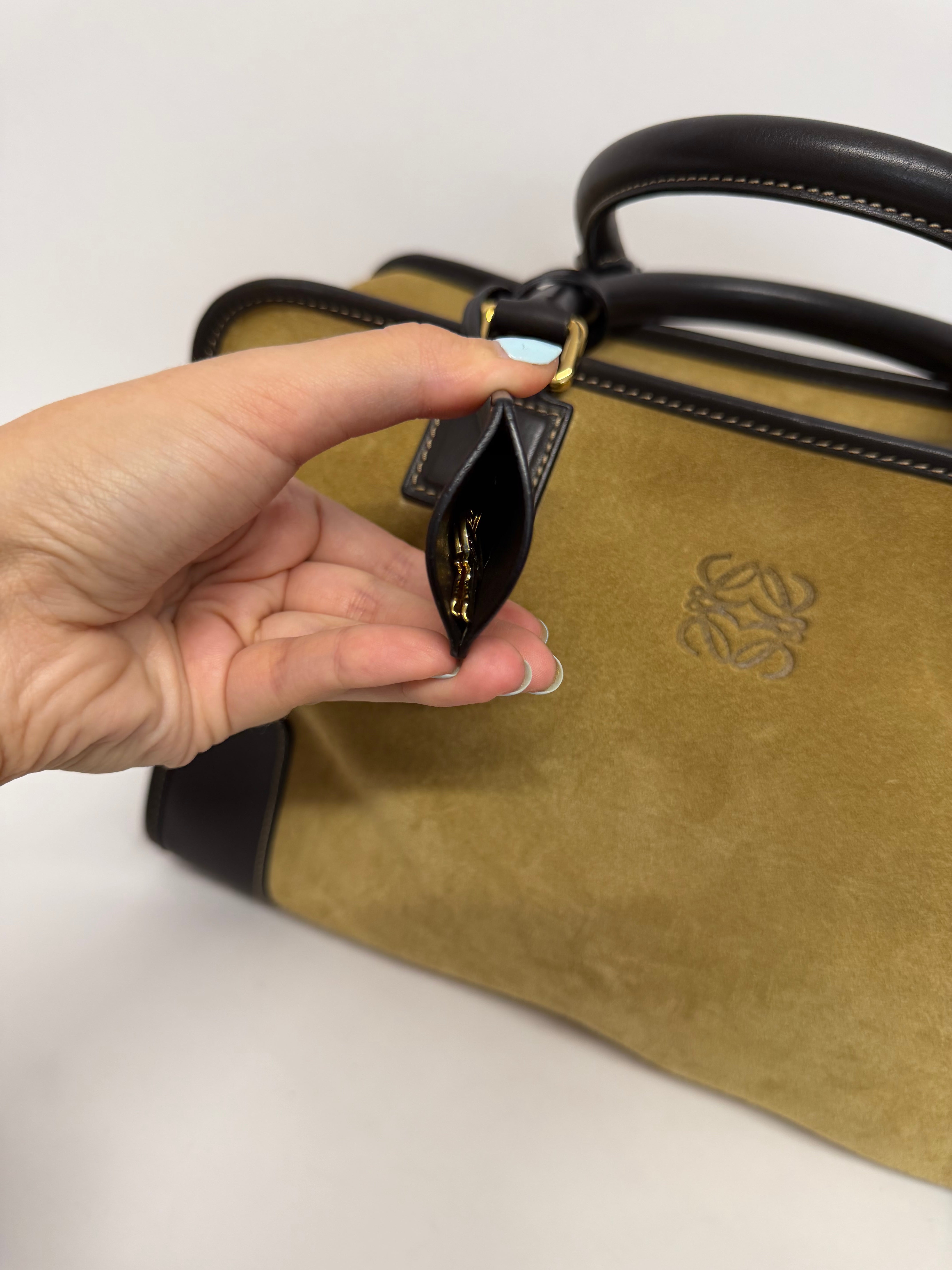 Loewe Amazona 36 Ante Oro — Modelo Nuevo