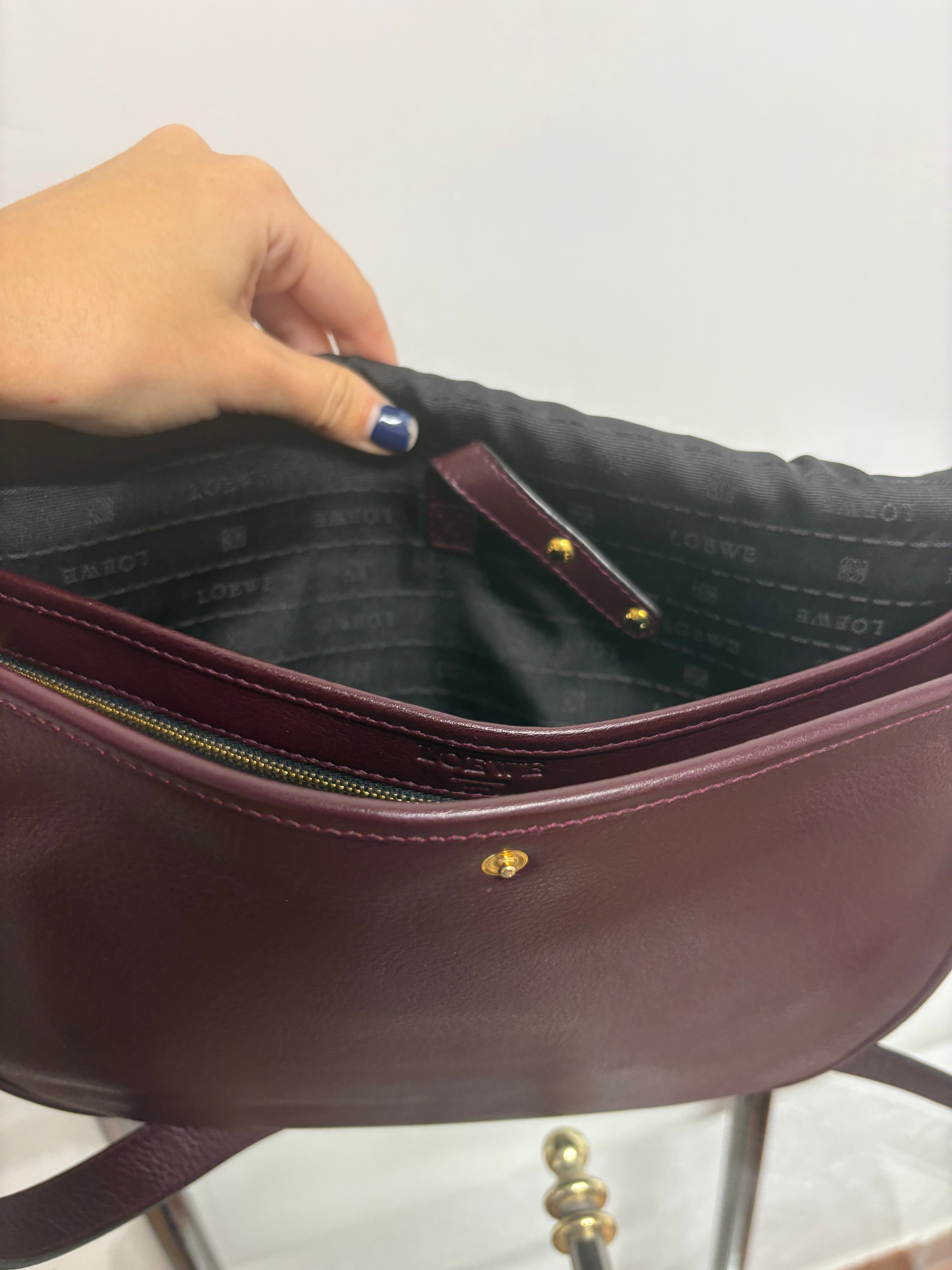 Loewe bandolera heritage grande burdeos