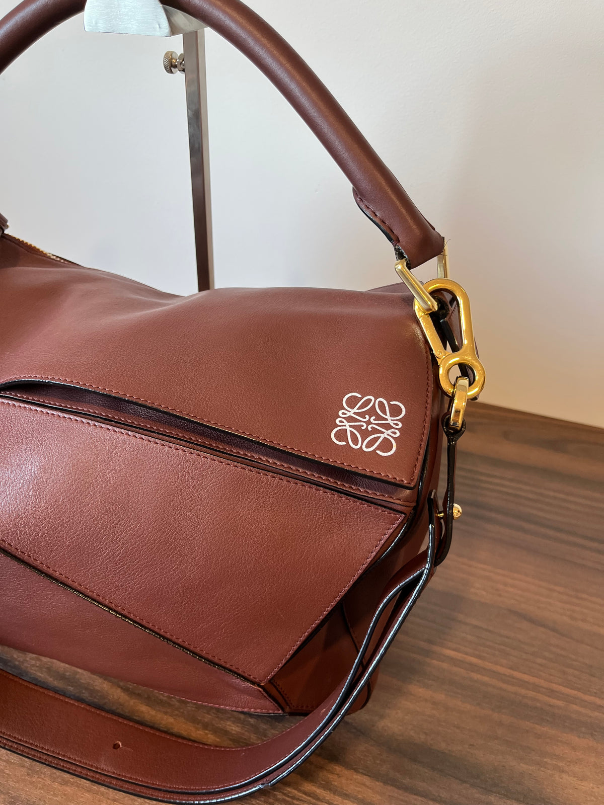 Loewe Puzzle Grande Piel Marrón Oscuro Teja · Herrajes Dorados · con Bandolera