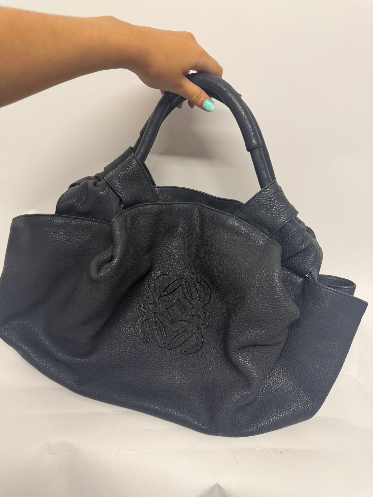 Loewe Aire Grande Piel Granulada Azul Marino
