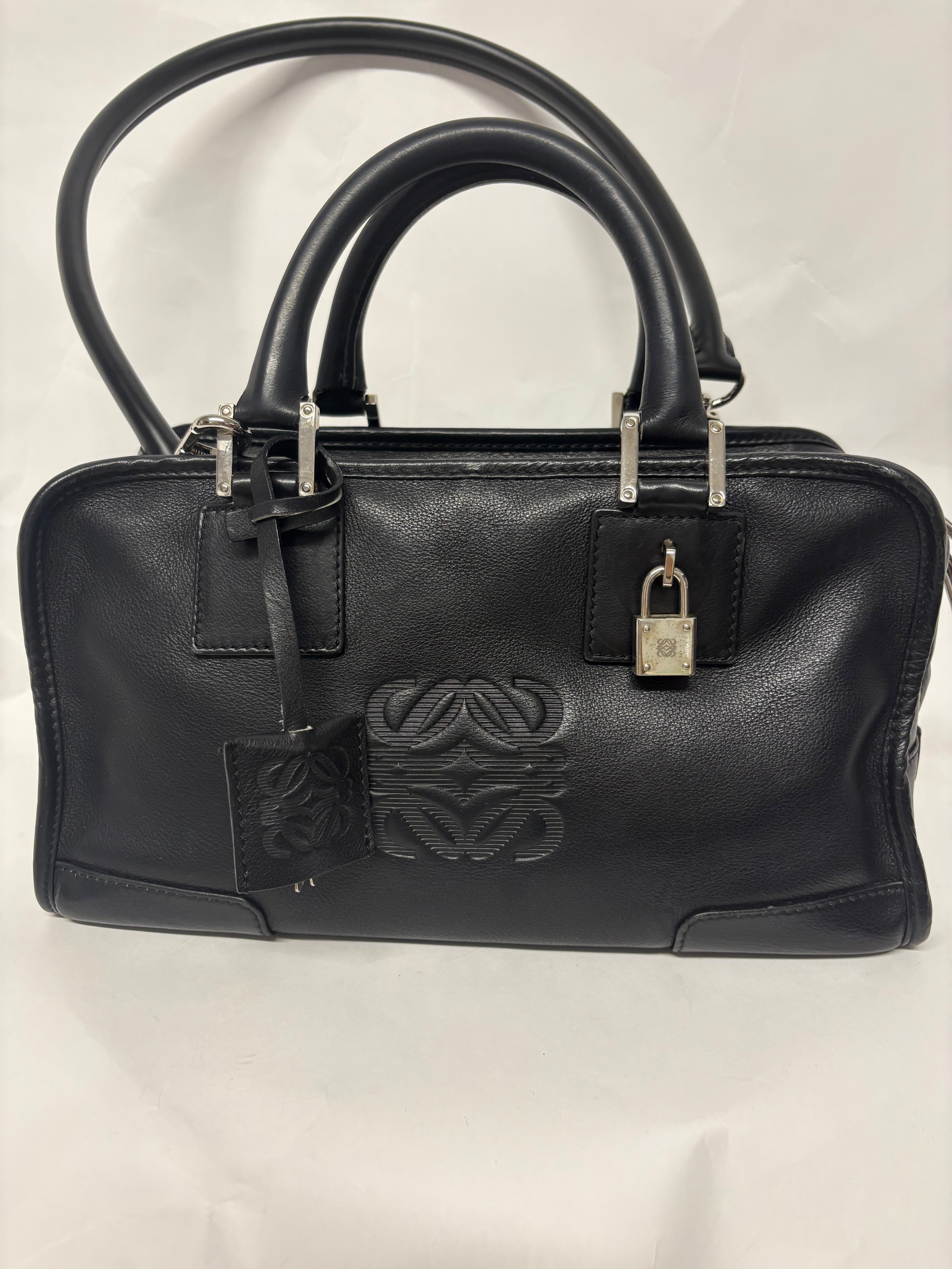 Loewe amazona 30 negro y plata con bandolera