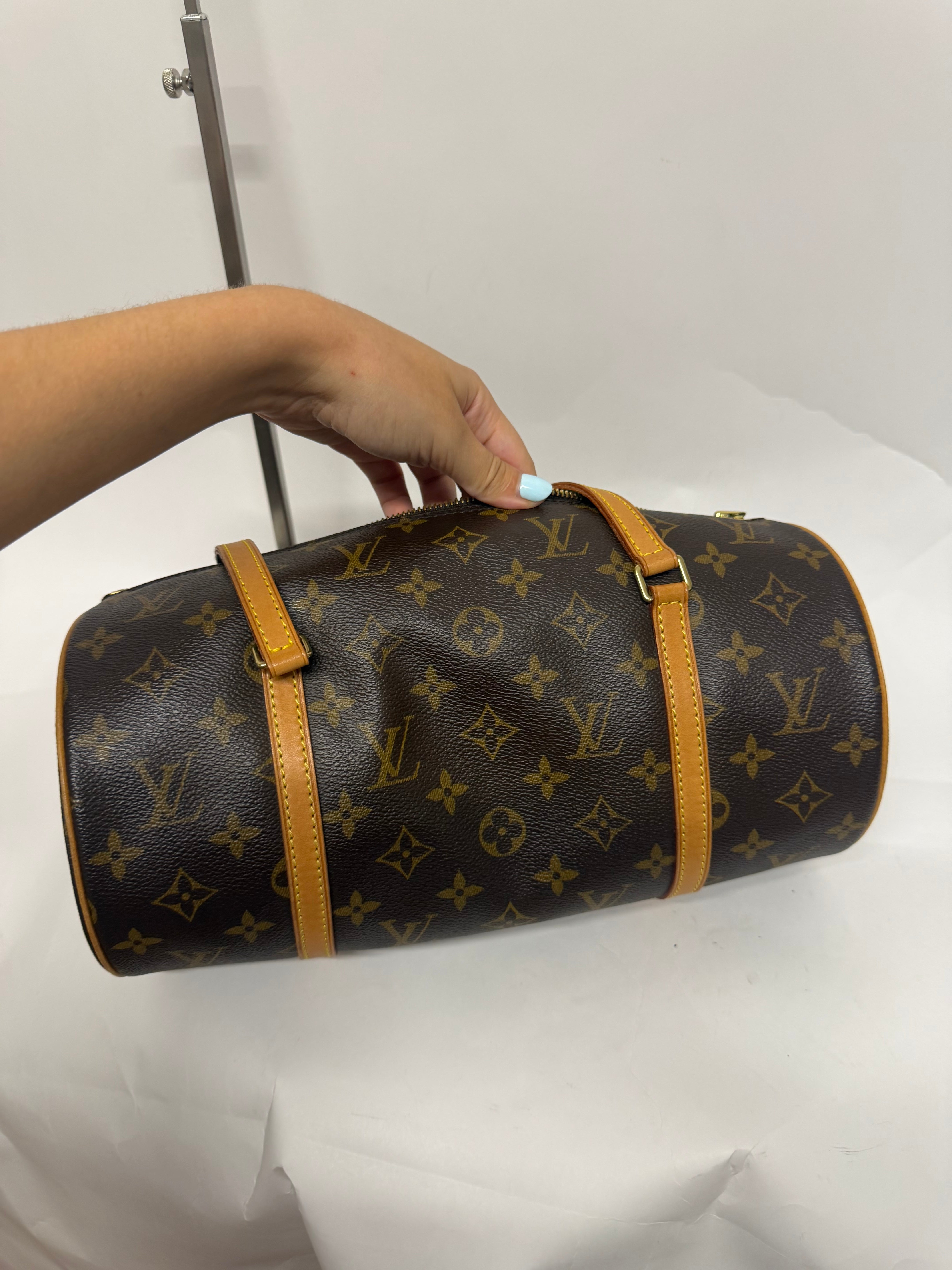 Louis Vuitton Papillon 30 Monogram con pouch