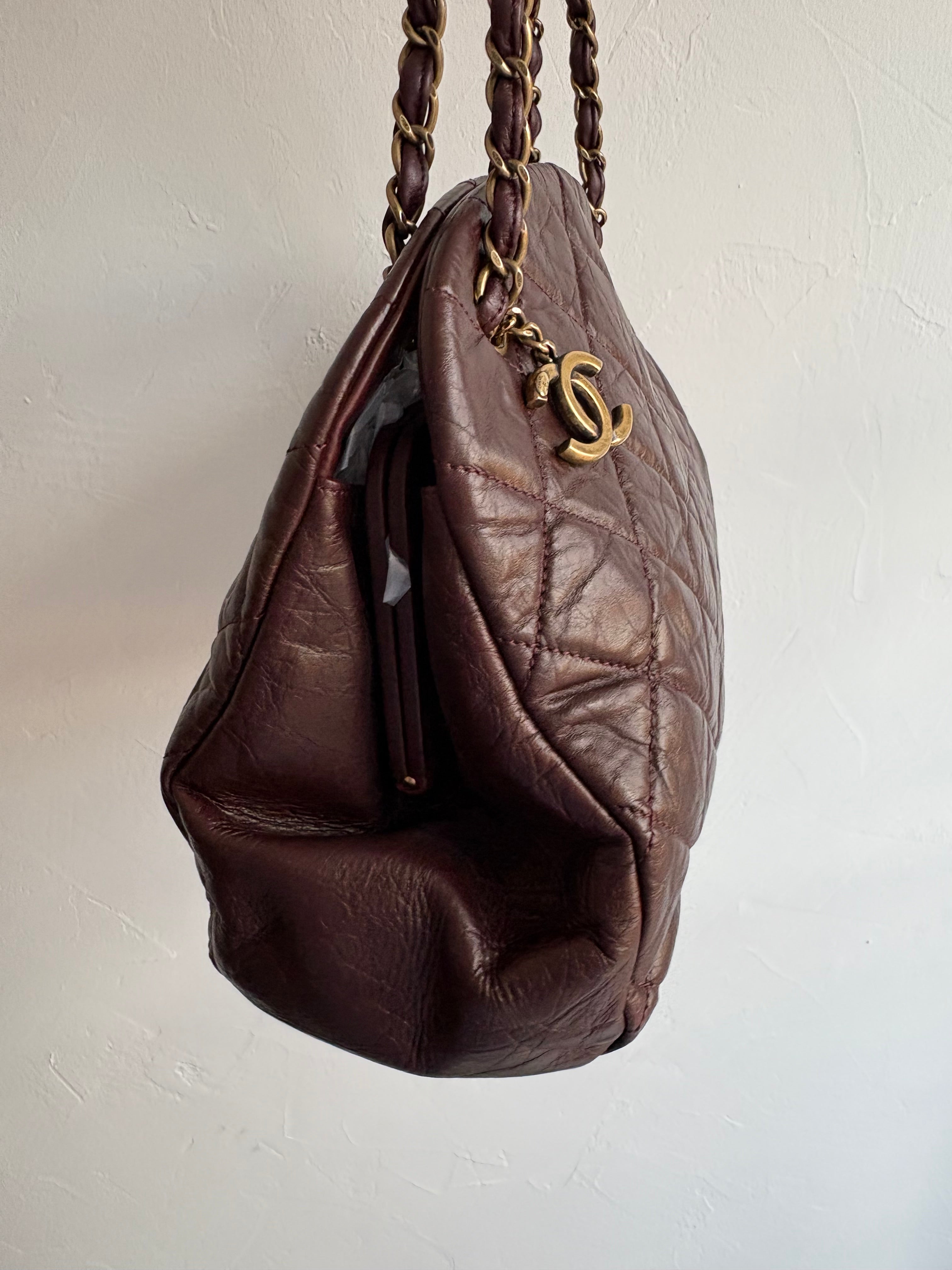 Chanel leather coco mark charm chain shoulder bag burdeos oscuro vintage