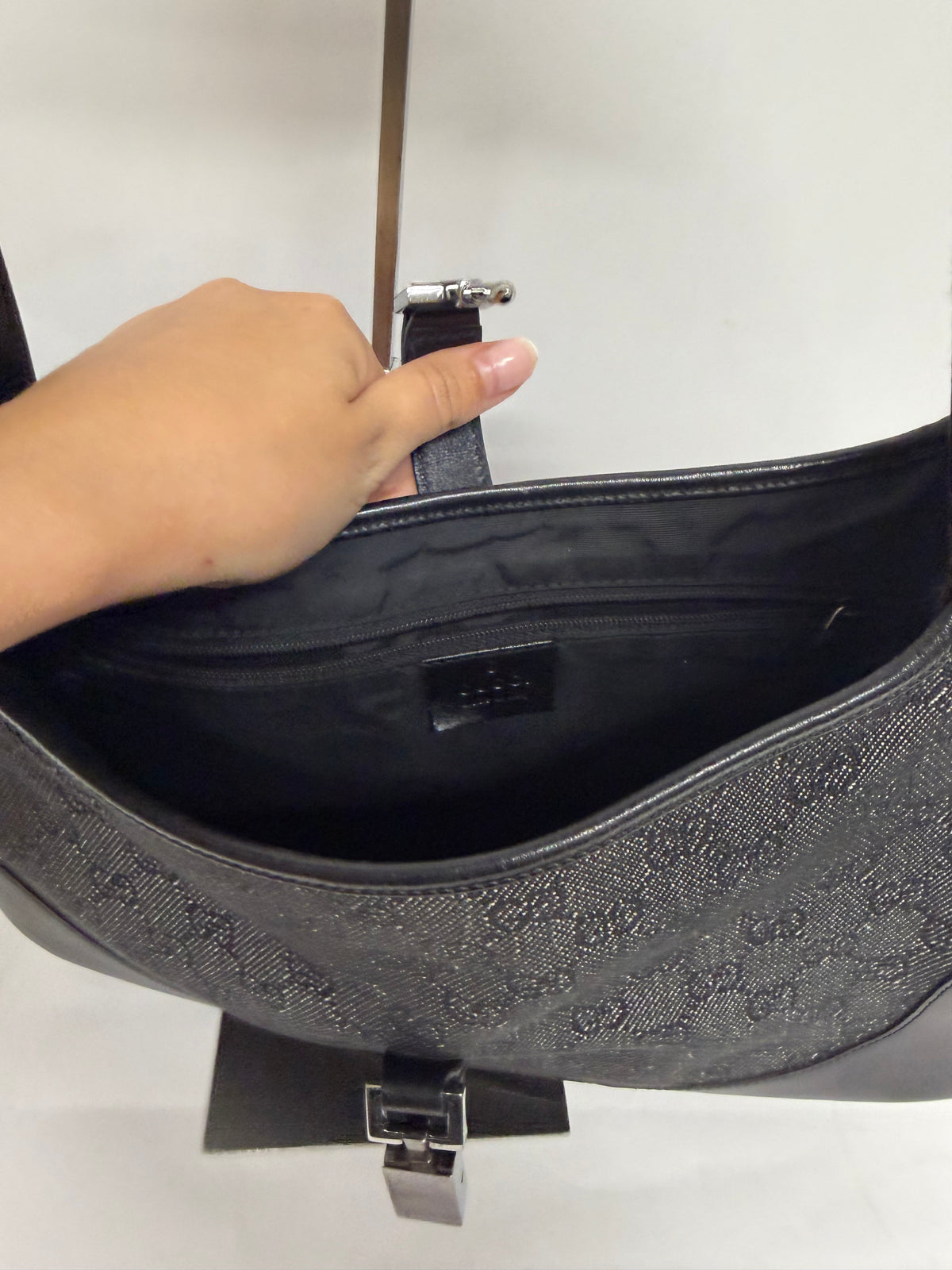 Gucci Jackie Mediano GG Negro Herrajes Plateados