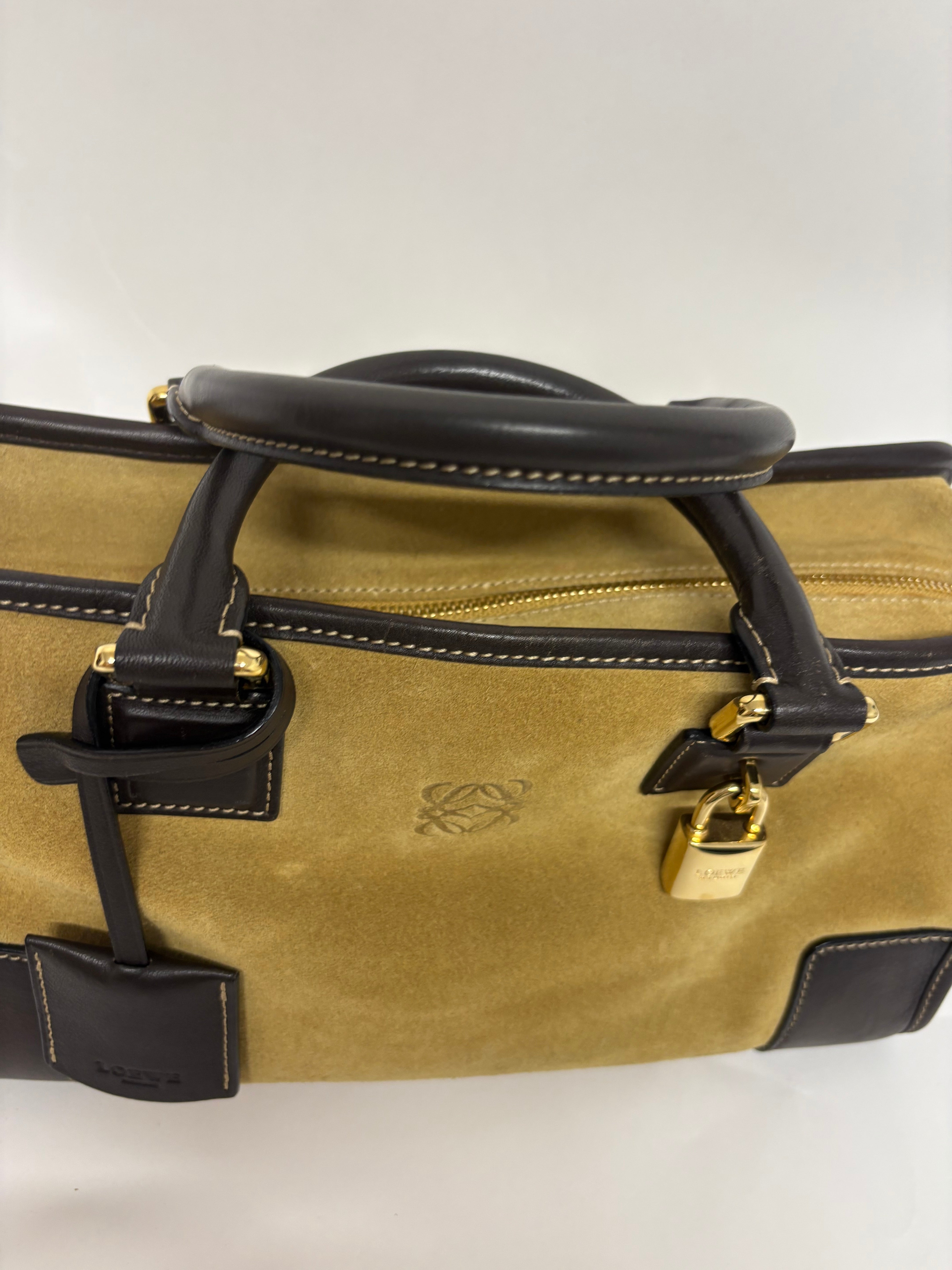 Loewe Amazona 30 ante oro marrón
