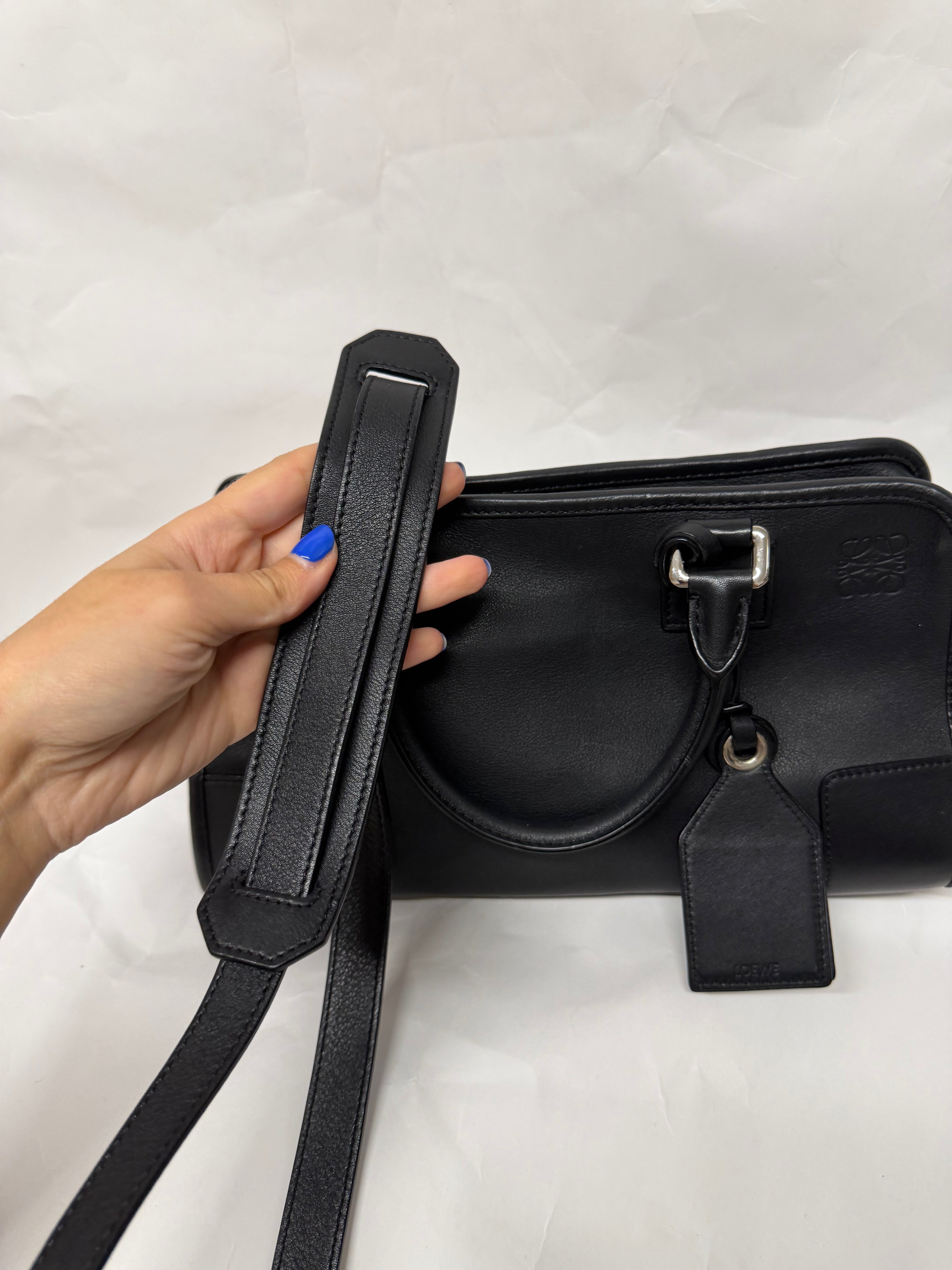 Loewe Amazona 28 | Piel Vacuno Negra Herrajes Paladio