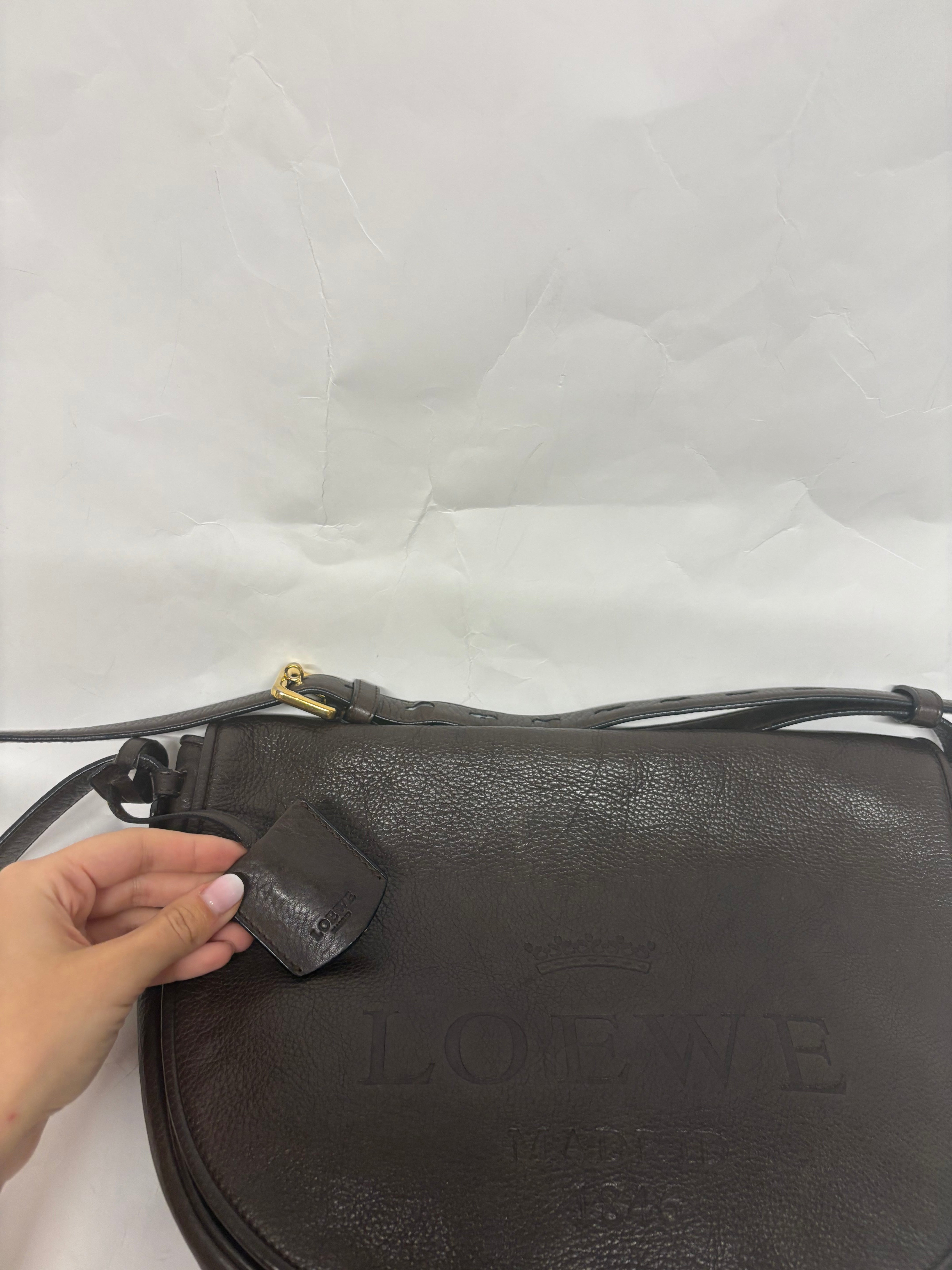 Loewe heritage bandolera marrón chocolate