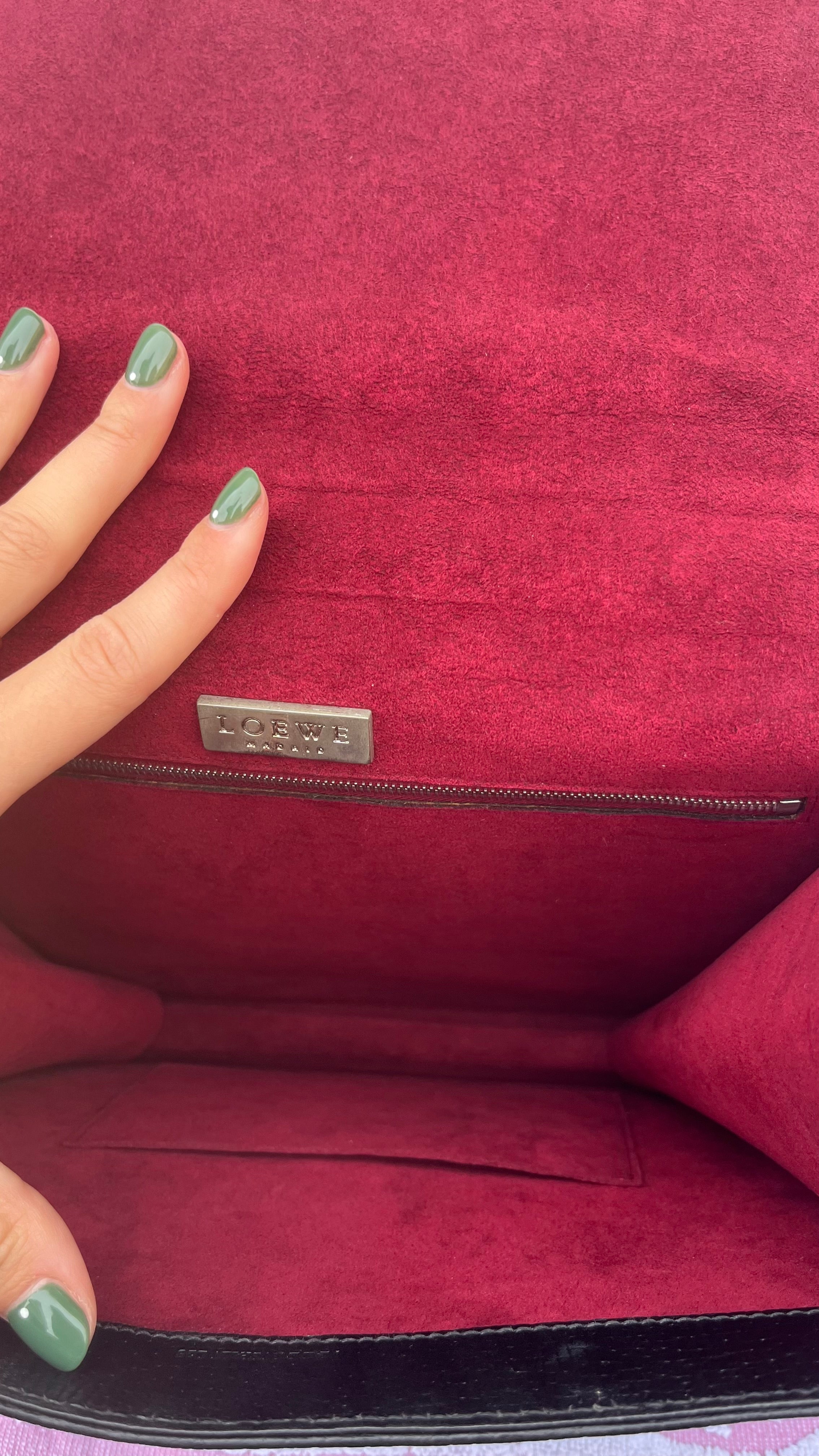 Loewe Barcelona negro y plata
