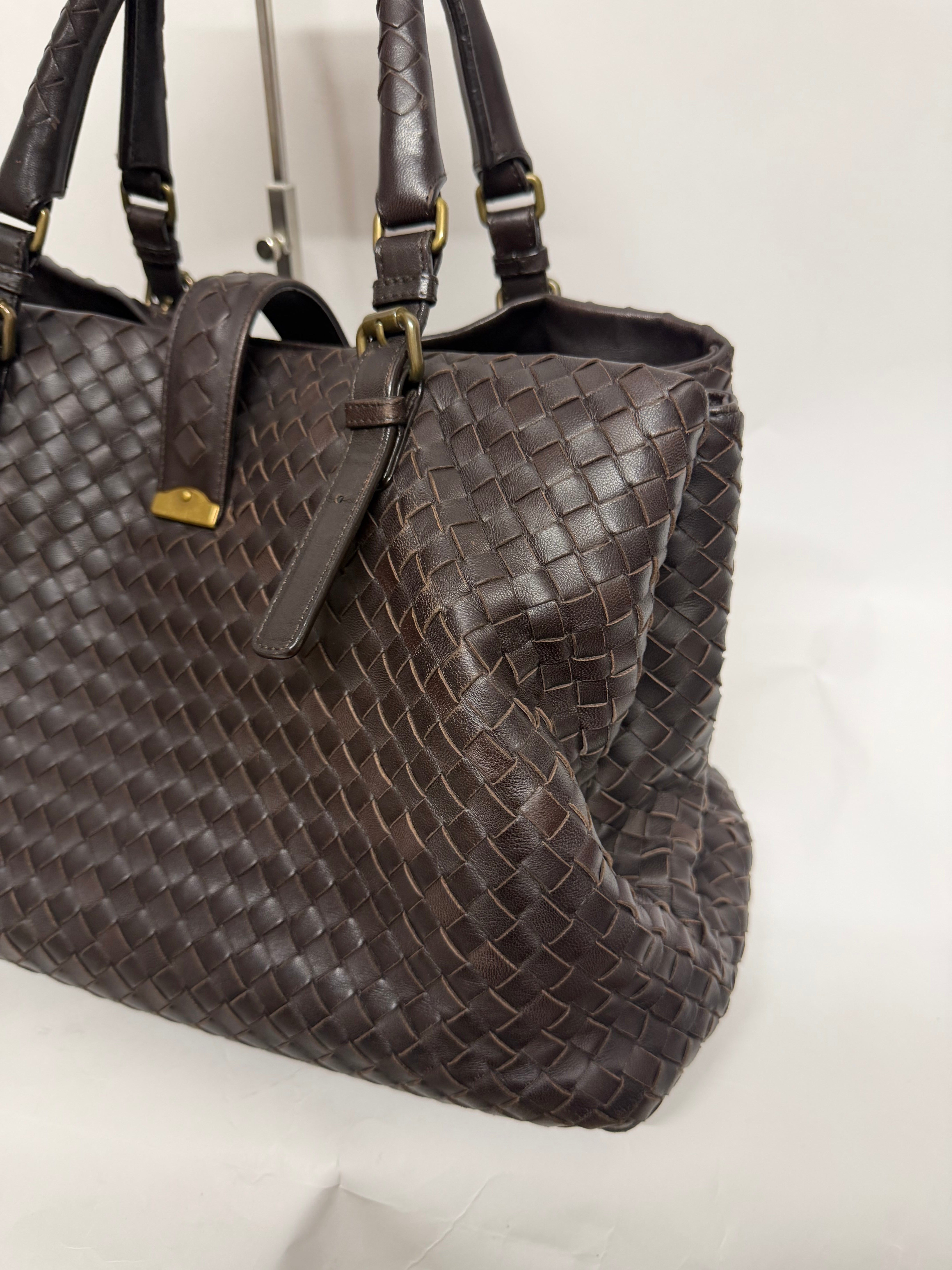 Bottega Veneta Roma Intrecciato Piel Marrón