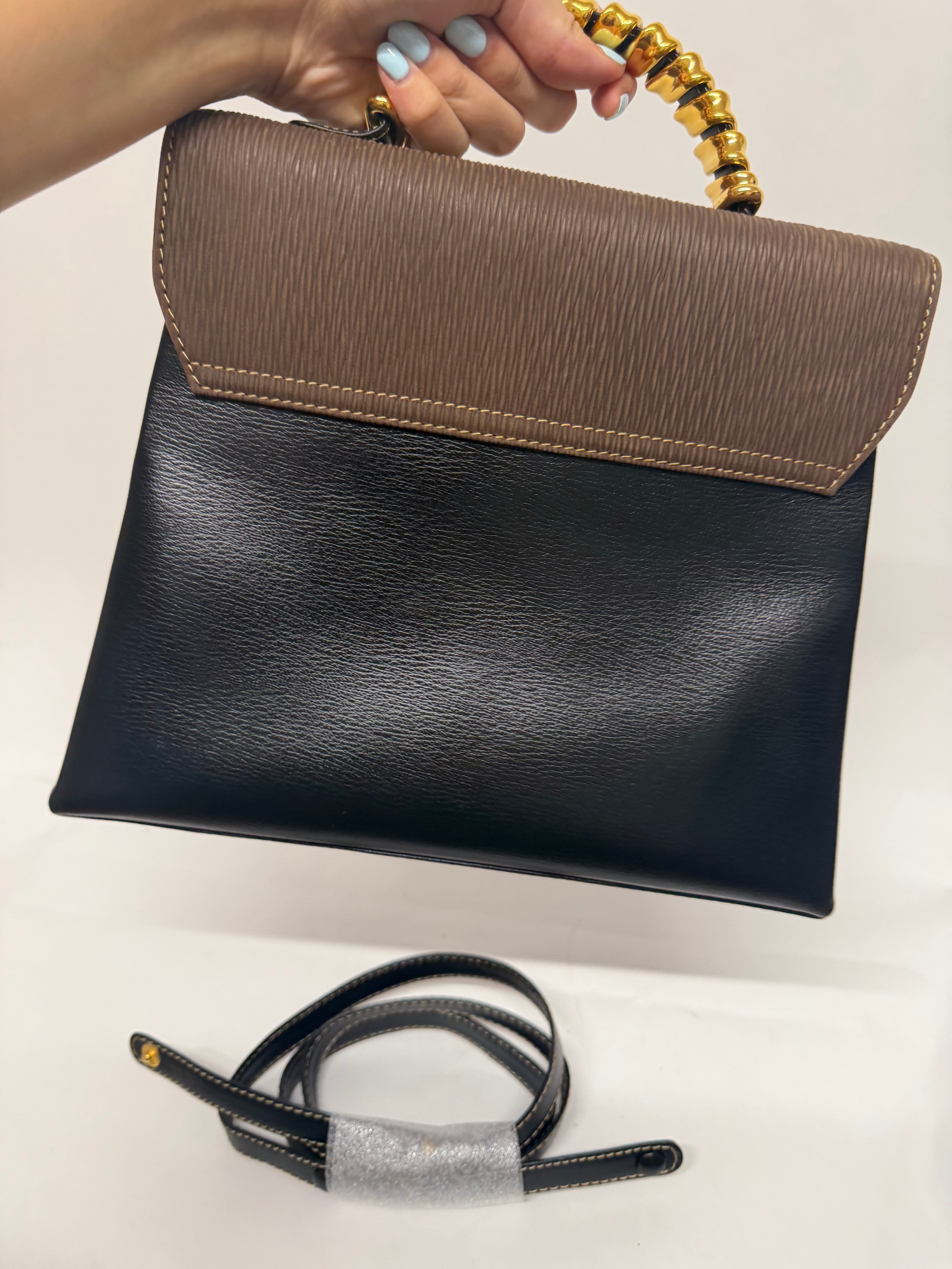 Loewe Velázquez Twist Satchel Piel Negra
