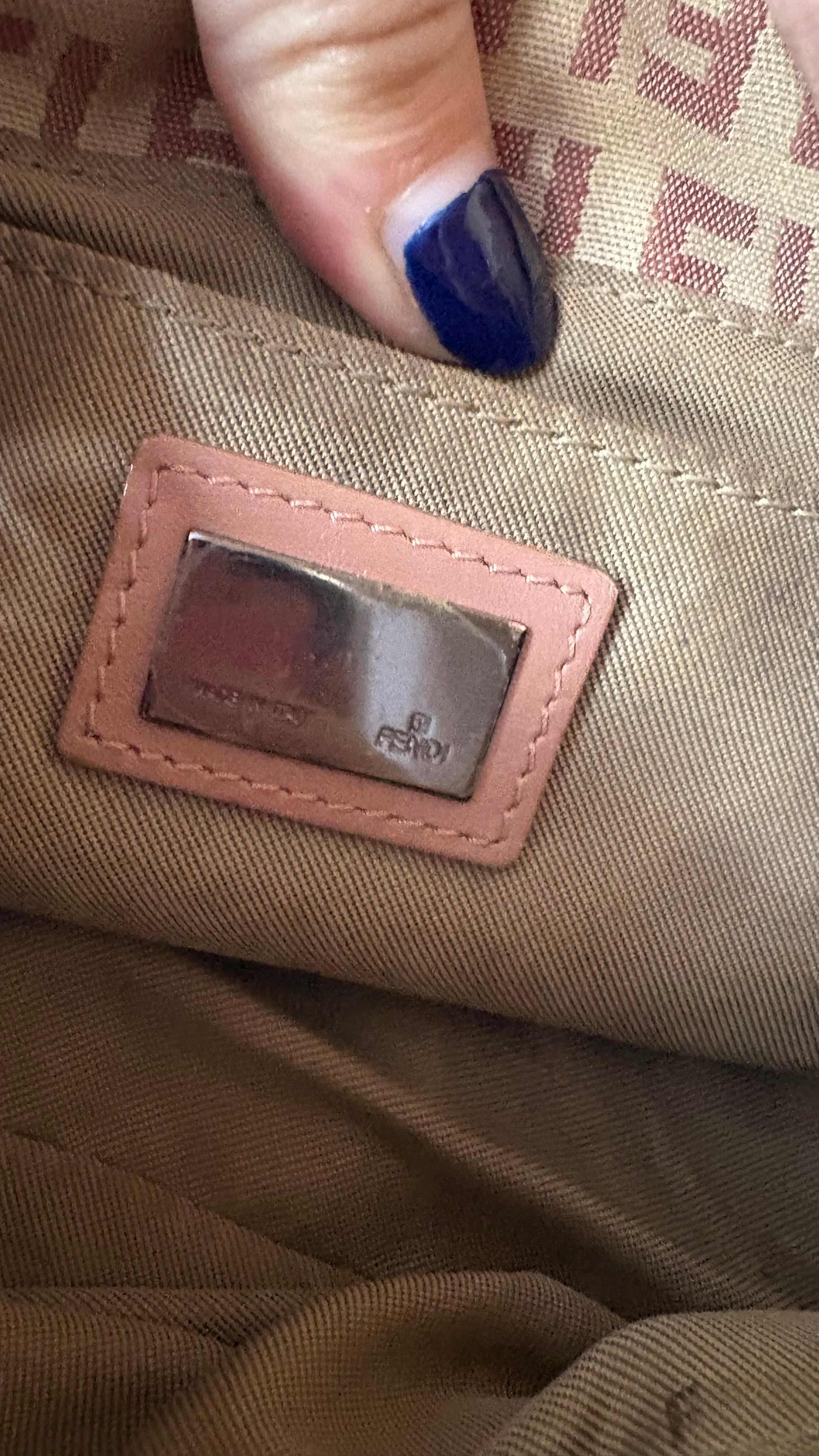 FENDI baguette rosa