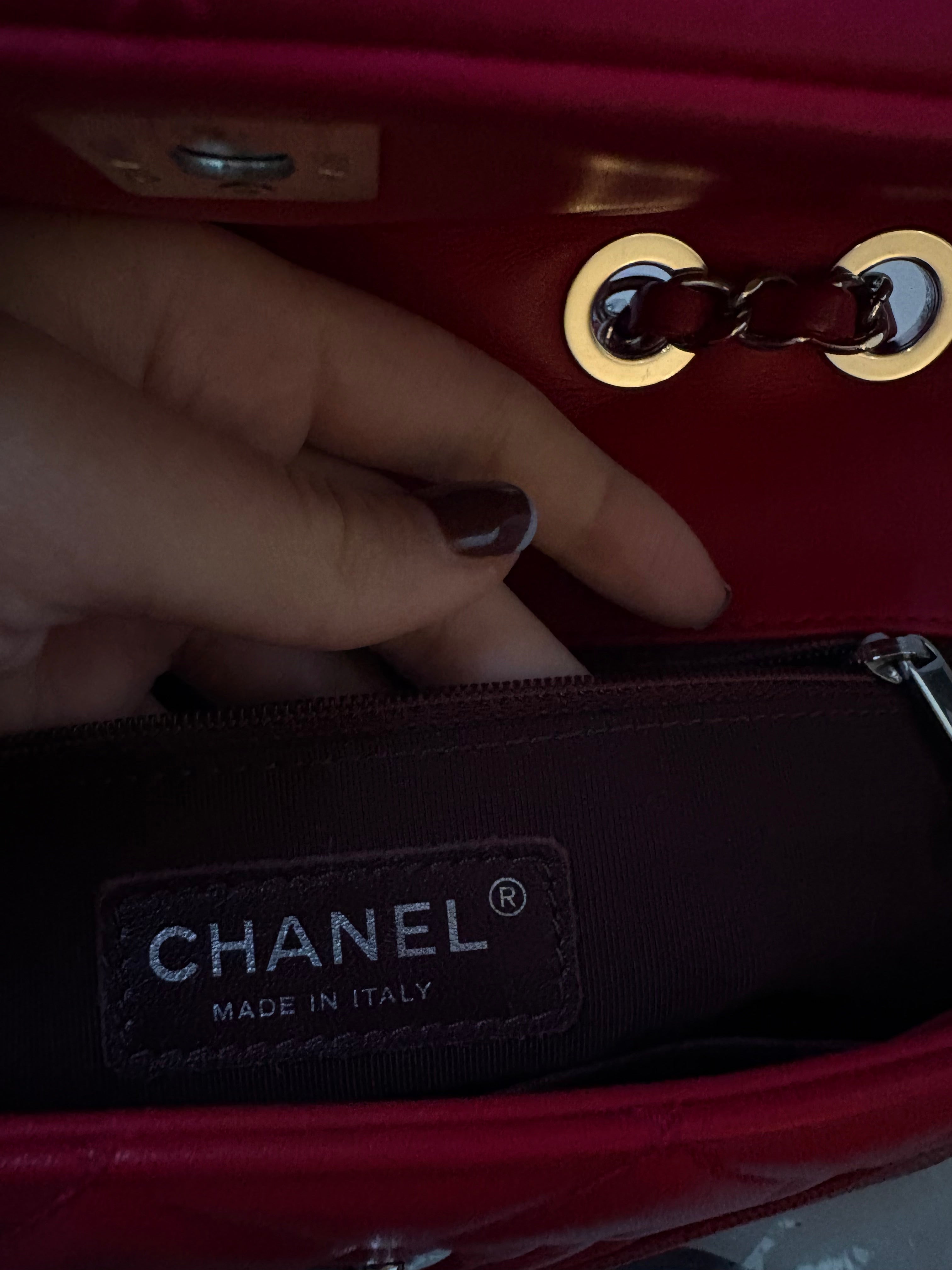Chanel Mini Flap Medallion Charm rojo -  Métiers d’Art Paris–Rome 2015